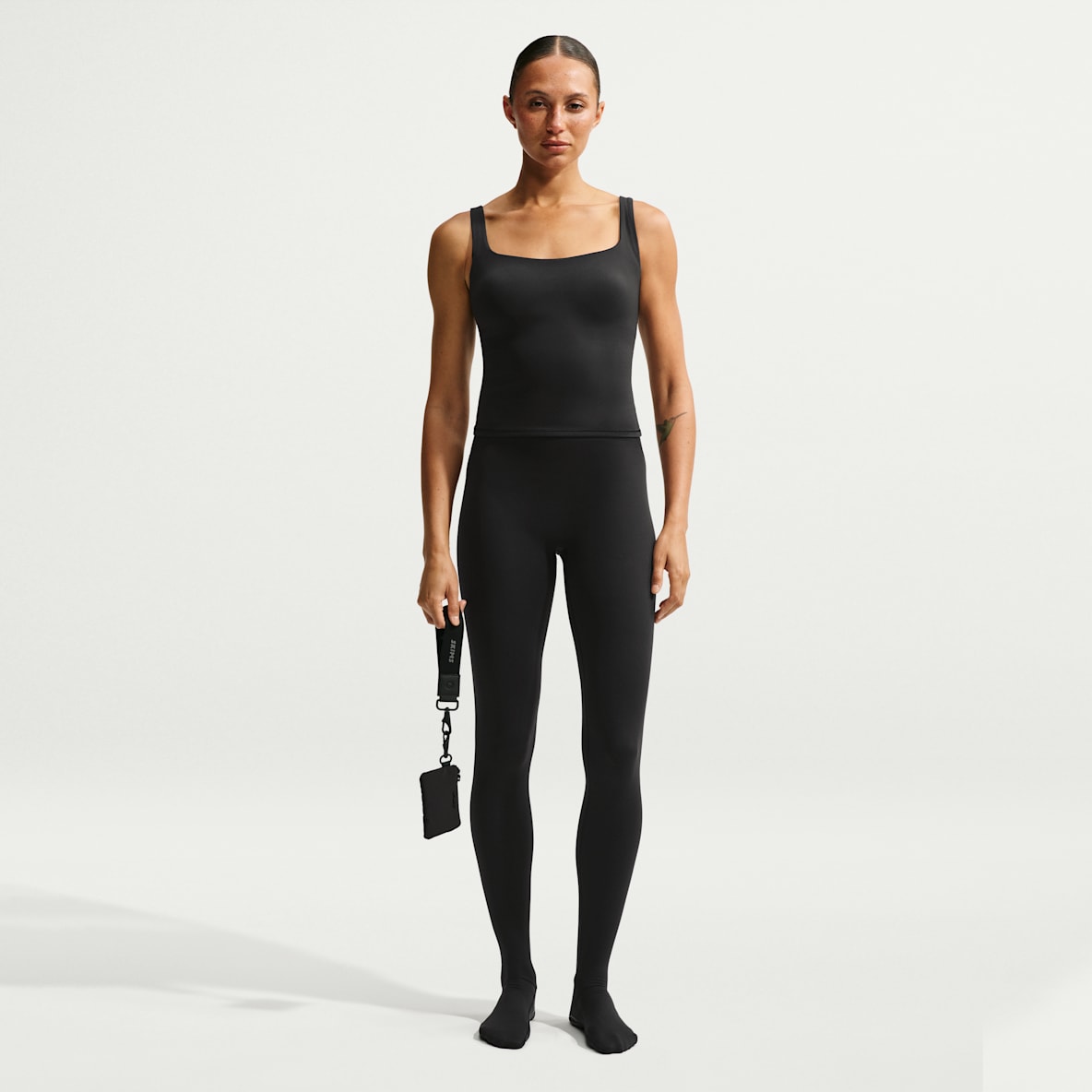 NikeSKIMS Matte 女子速干高腰足底抓地紧身裤