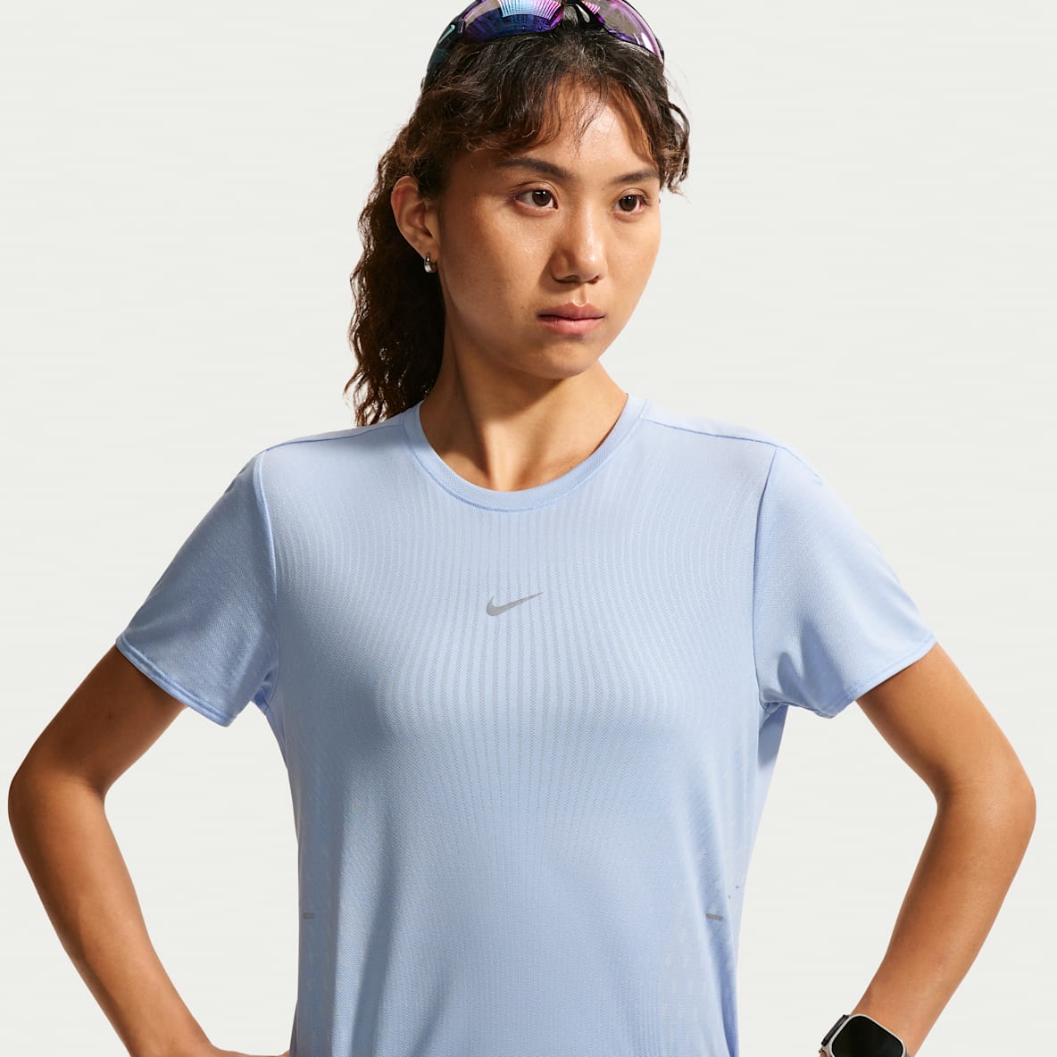 Nike Swift Aero-FIT 女子短袖跑步上衣