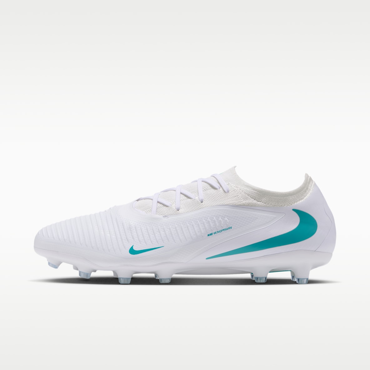 Nike Phantom 6 Low Pro 耐克暗煞系列男/女 AG 人造草地低帮足球鞋