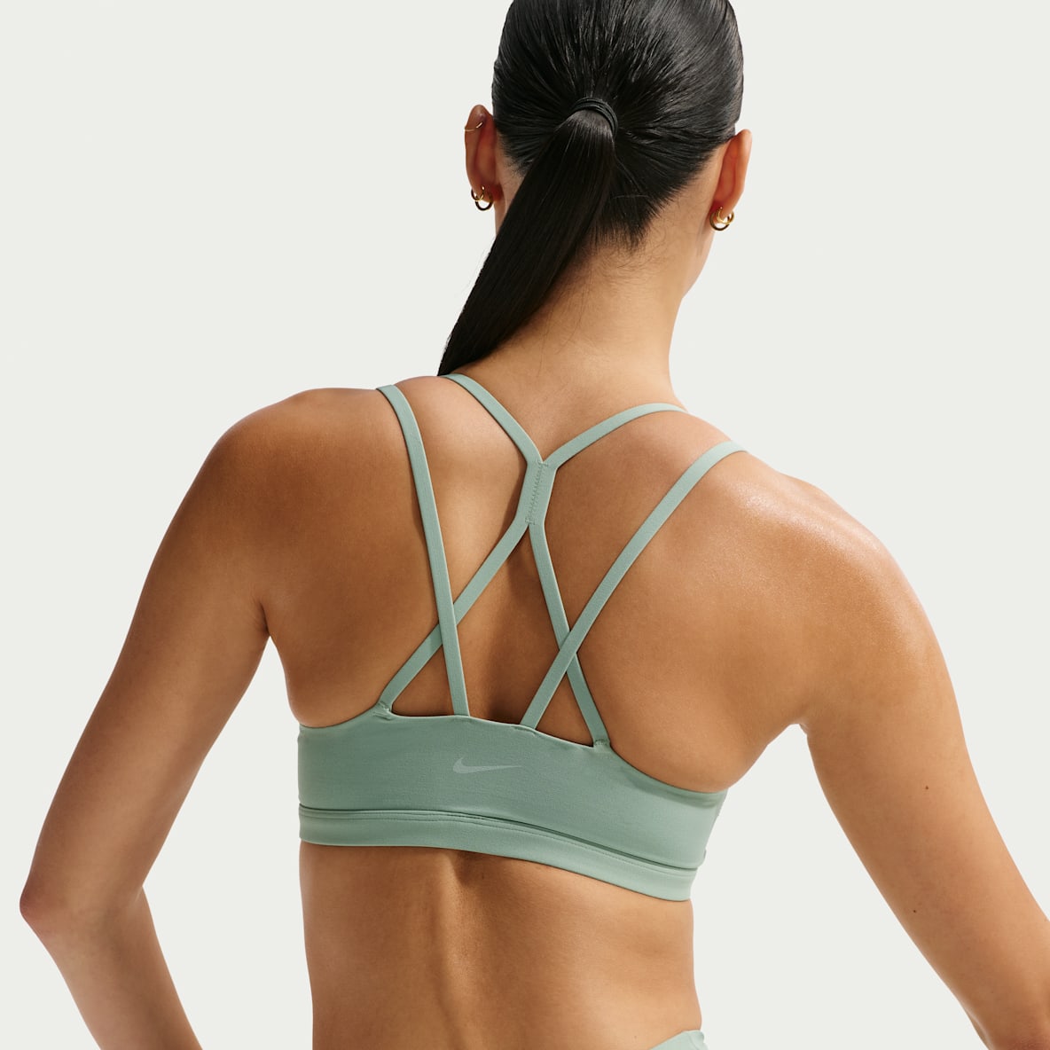 Nike Zenvy Strappy 女子低强度支撑柔韧速干衬垫运动内衣