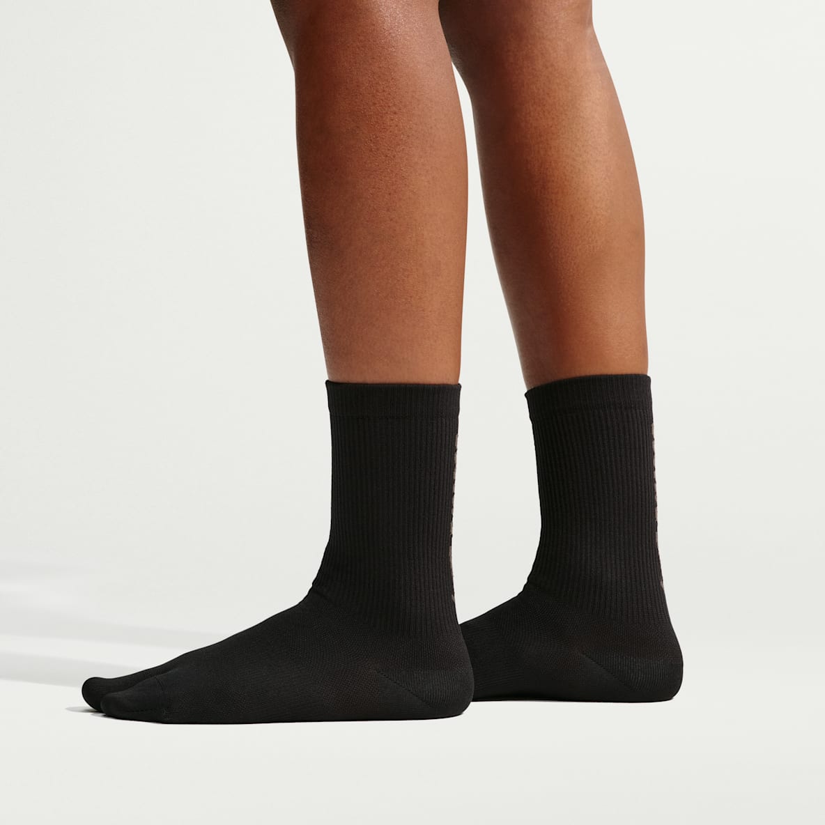 NikeSKIMS Rift 女子分趾式中筒运动袜(1 双)