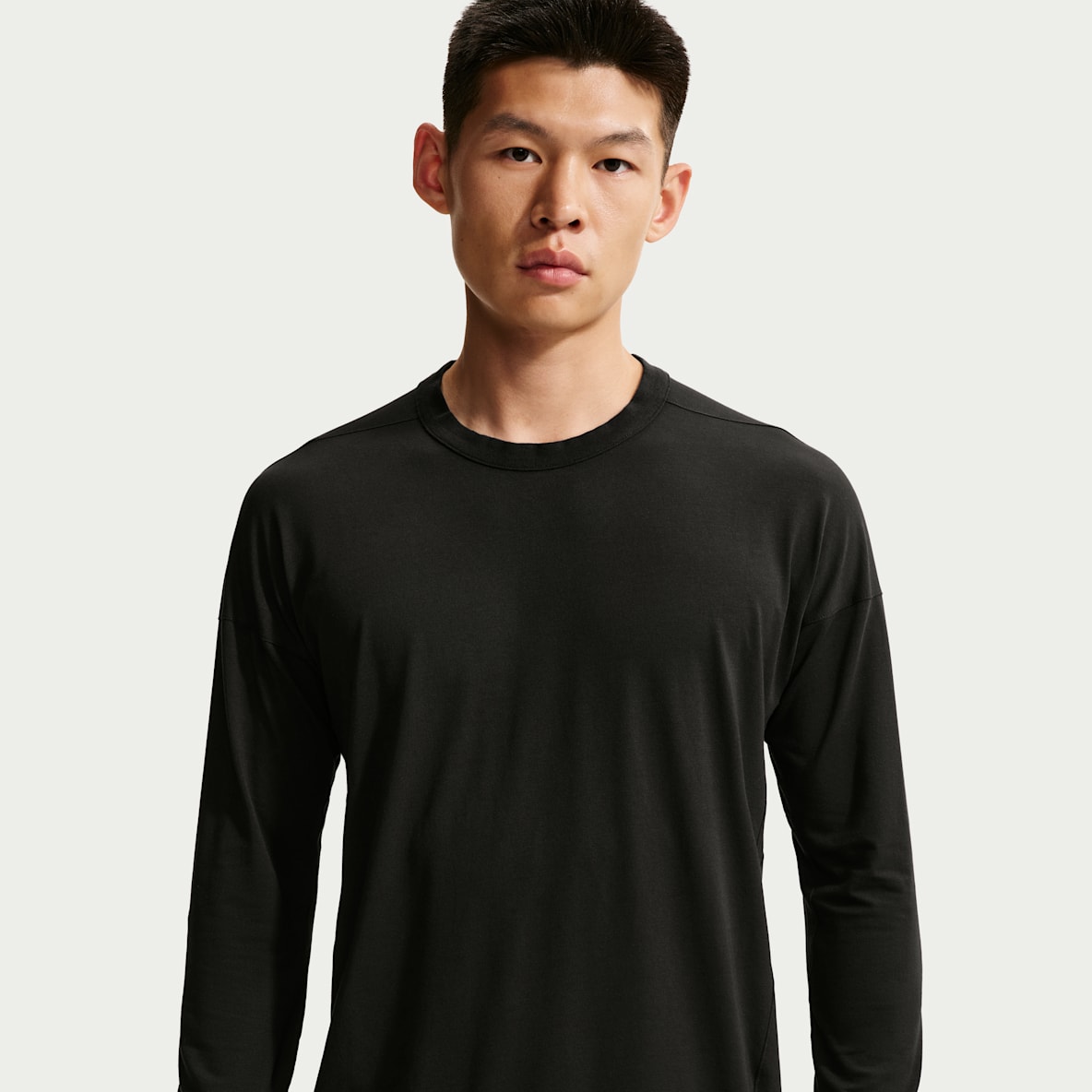 Nike 24.7 ImpossiblySoft Light Dri-FIT 超感柔软男子速干长袖上衣