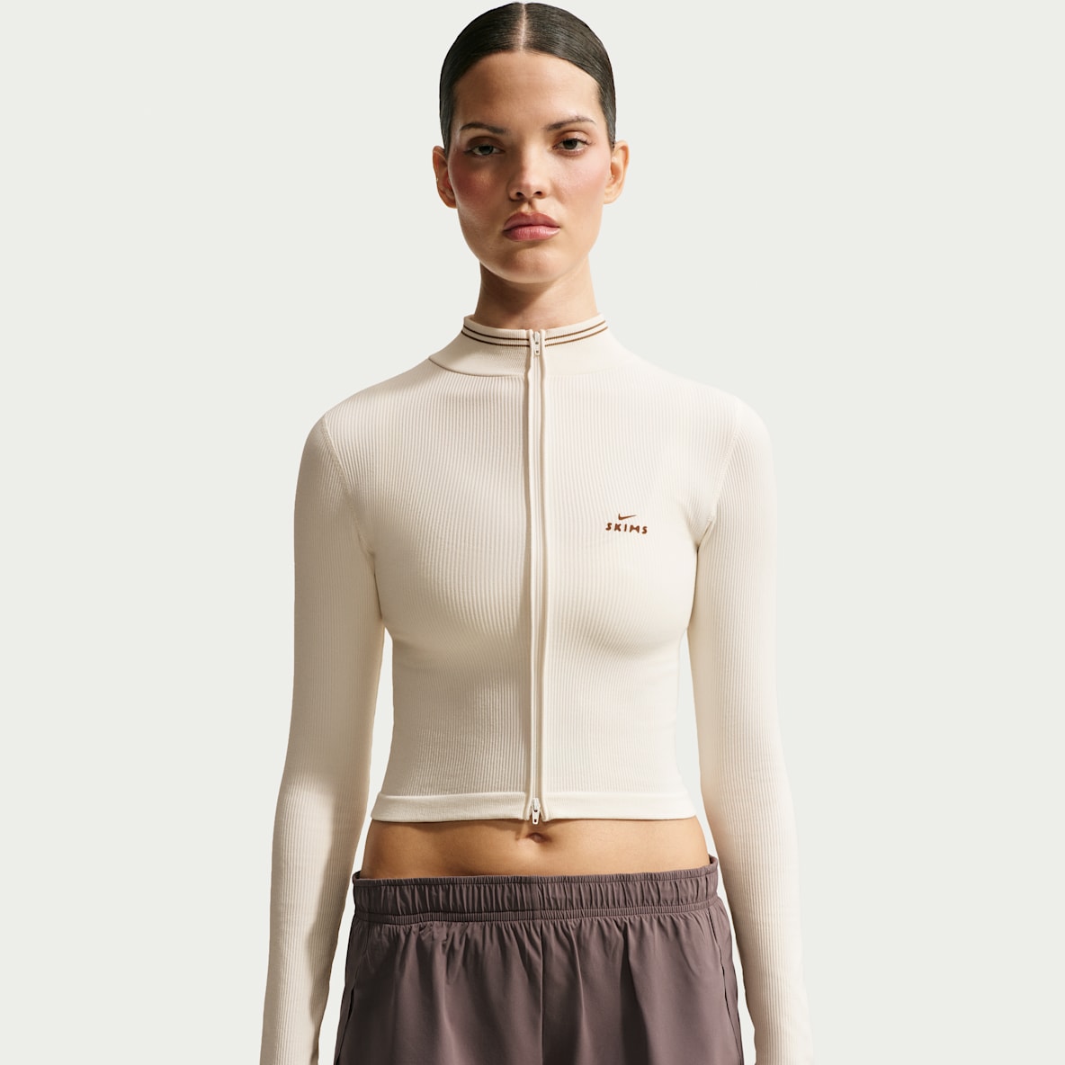 NikeSKIMS Ribbed 女子短款全长拉链开襟上衣