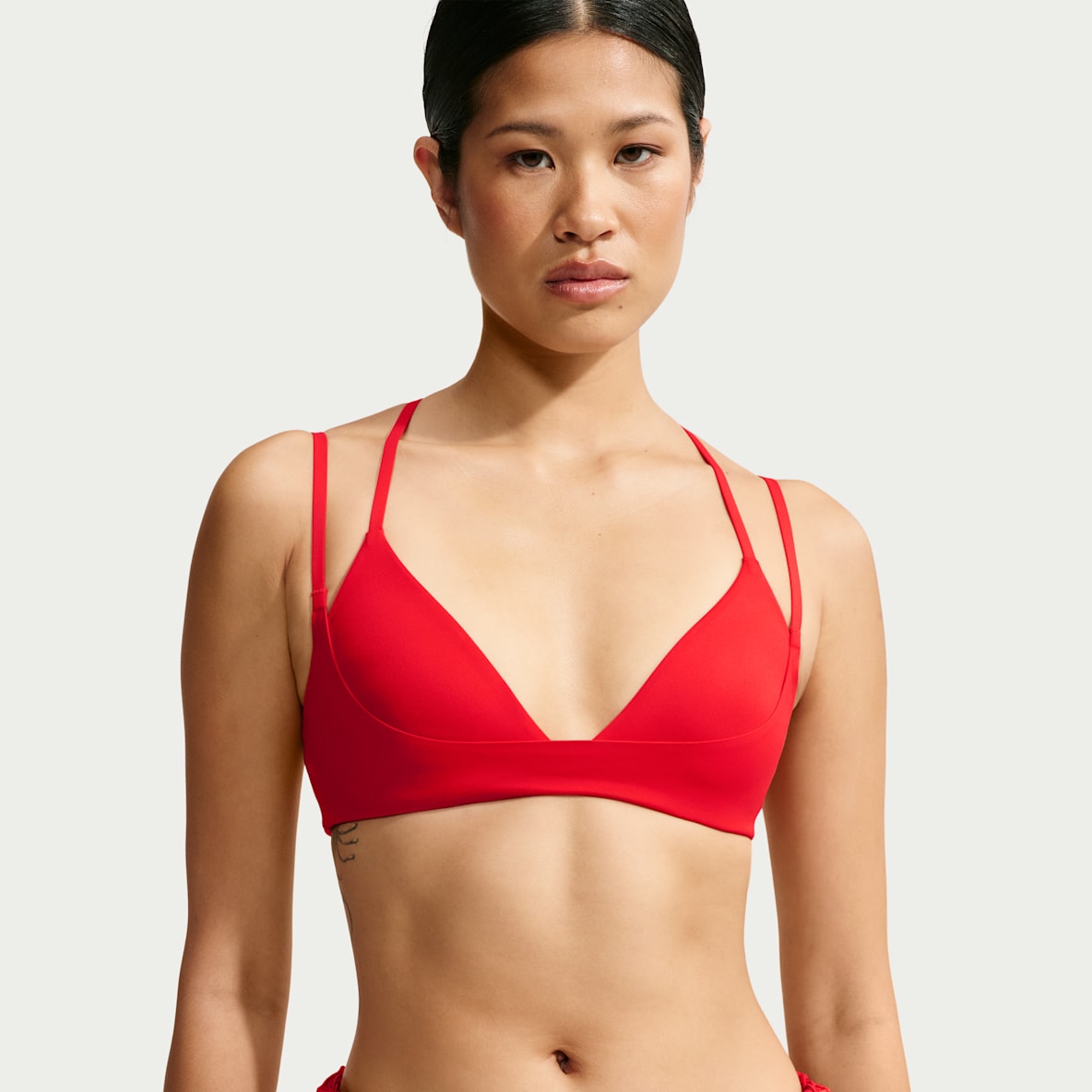 NikeSKIMS Matte 女子速干双肩带三角式运动内衣