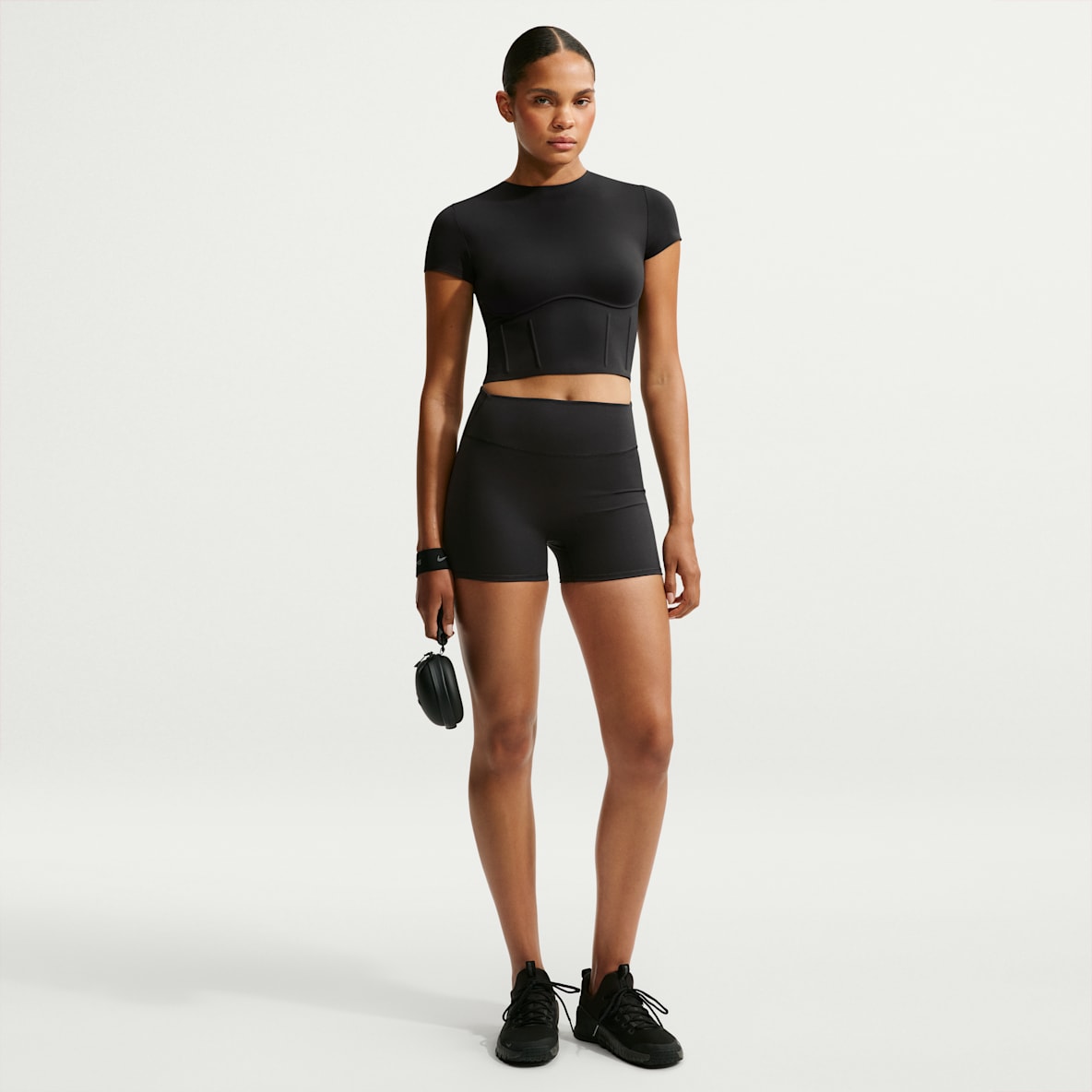 NikeSKIMS Matte 女子速干高腰短裤