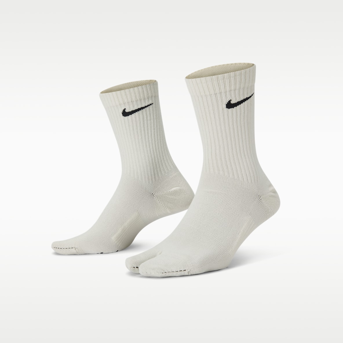Nike Everyday Plus "Rift" 轻便型速干分趾式中筒运动袜(1 双)