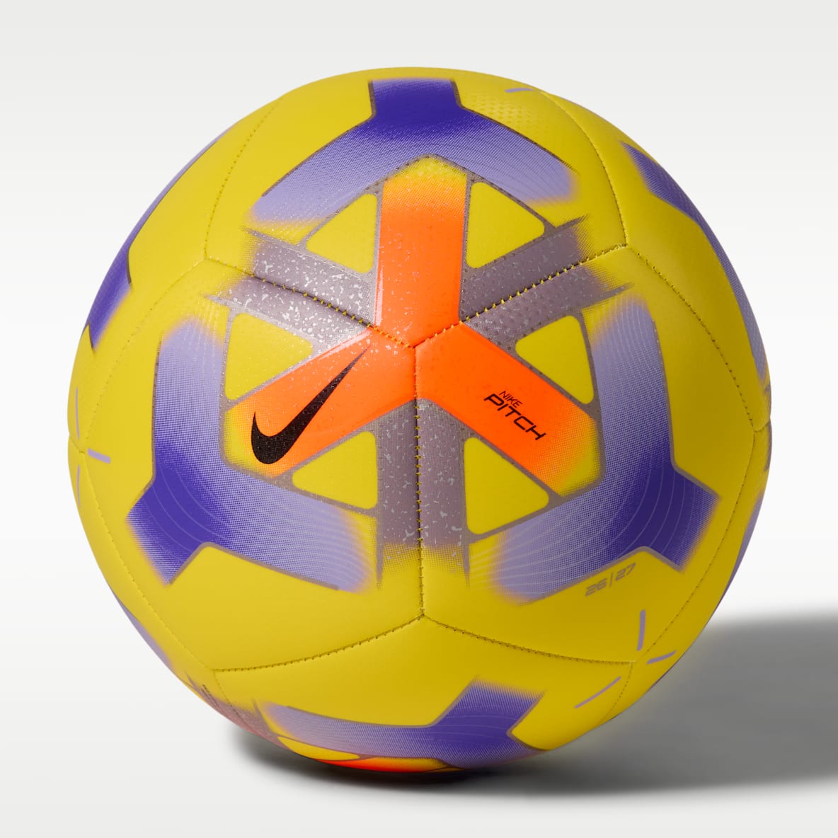 Nike Pitch 足球