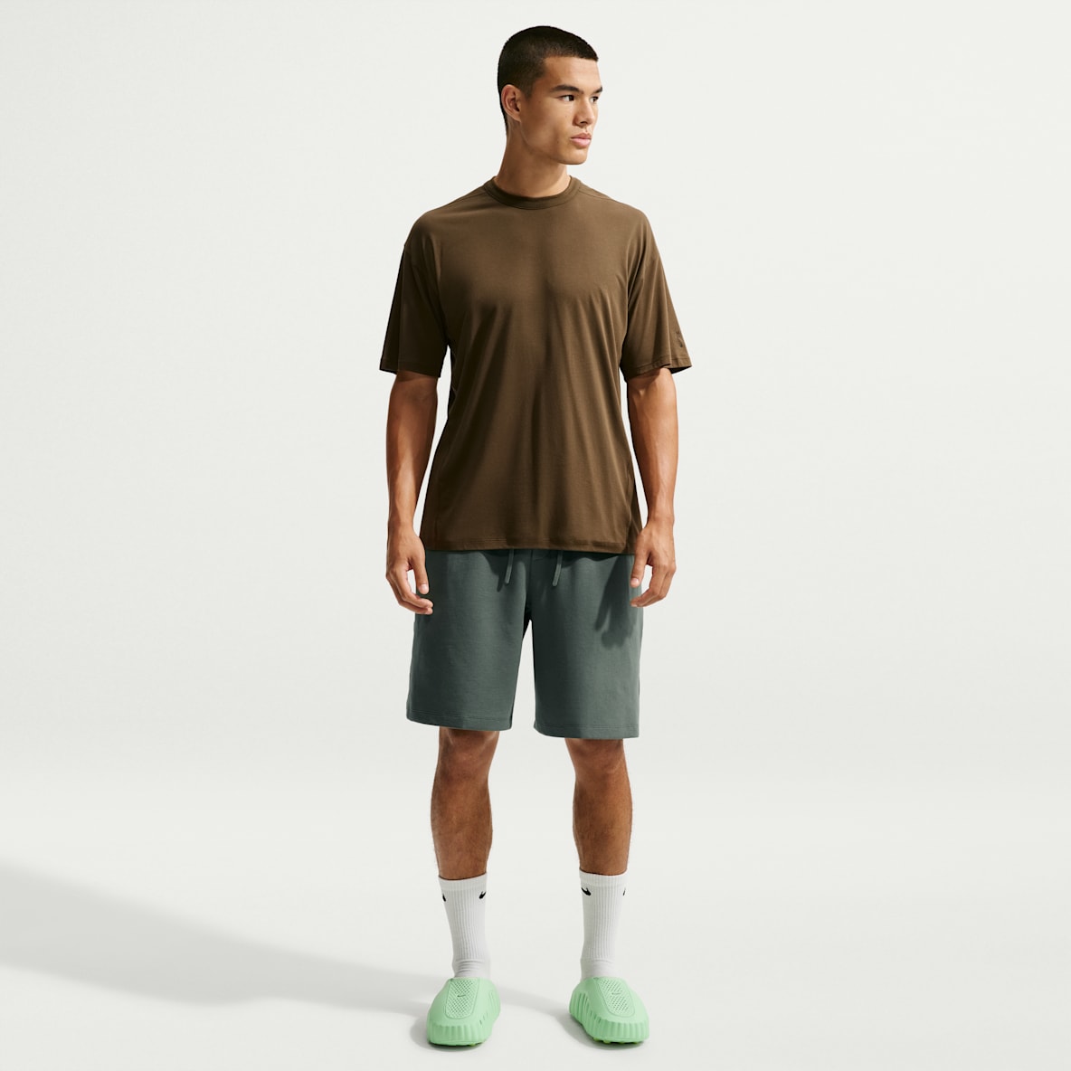 Nike 24.7 ImpossiblySoft Dri-FIT 超感柔软男子速干短裤