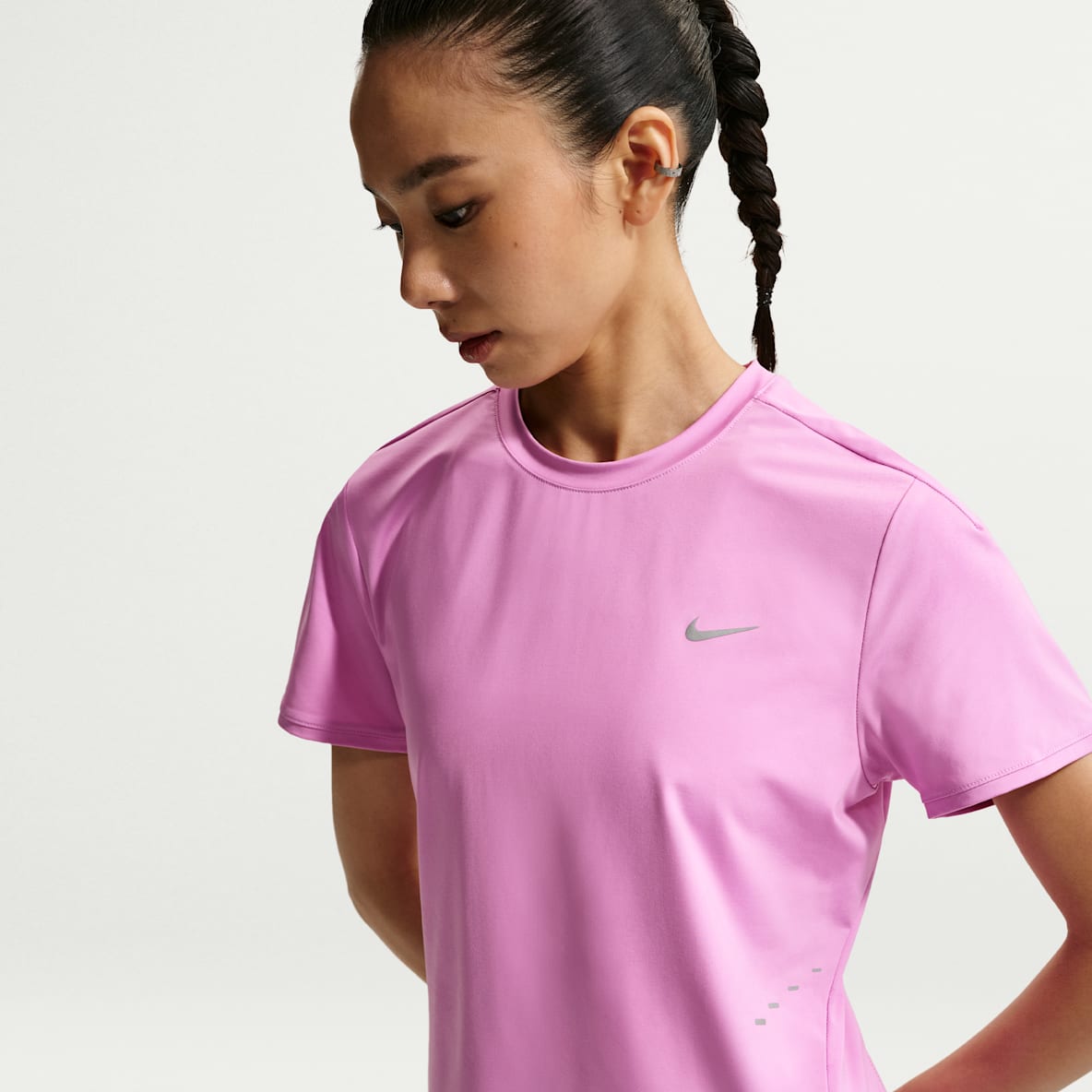 Nike Swift Nike Swift Dri-FIT 女子速干短袖跑步上衣