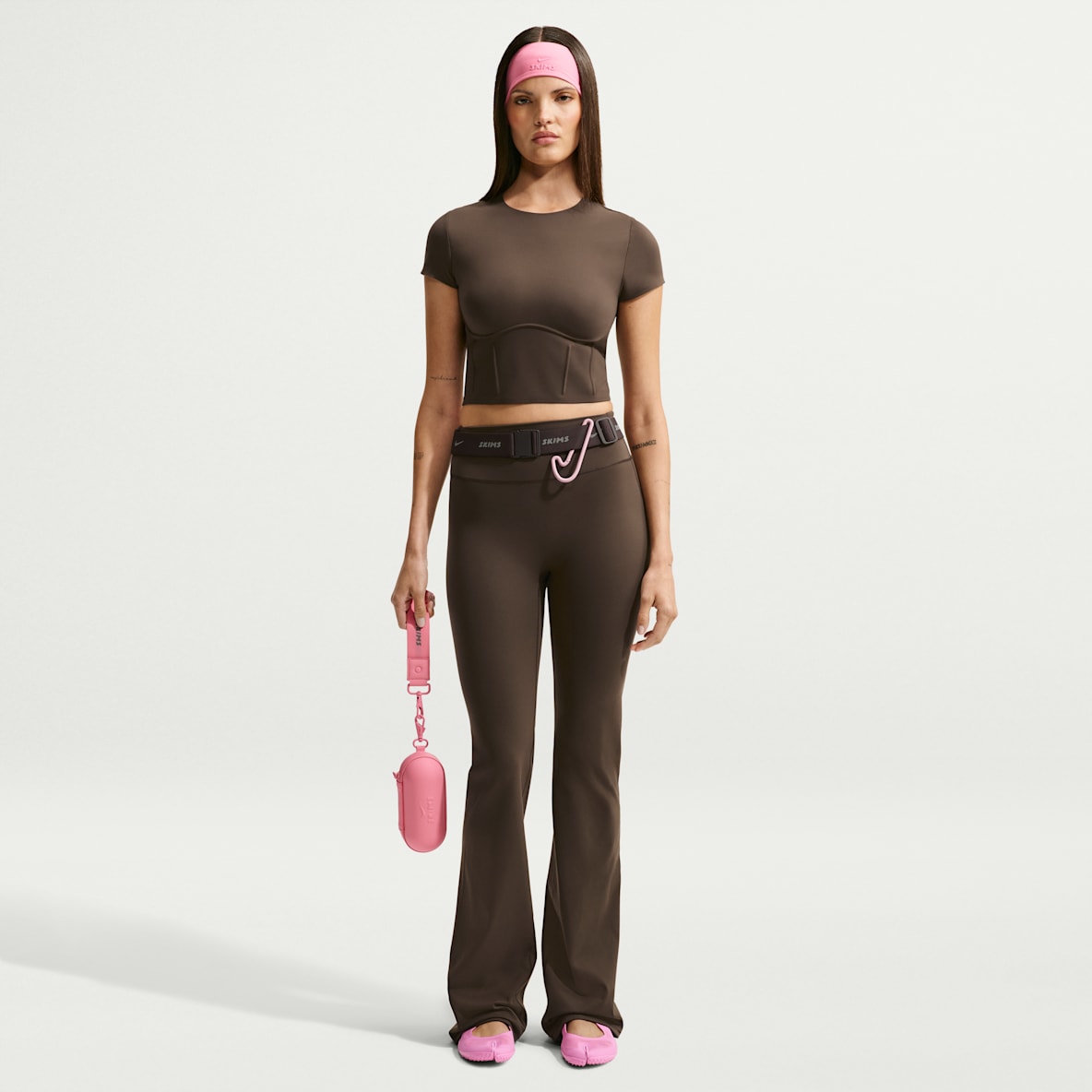 NikeSKIMS Matte 女子速干高腰喇叭紧身裤