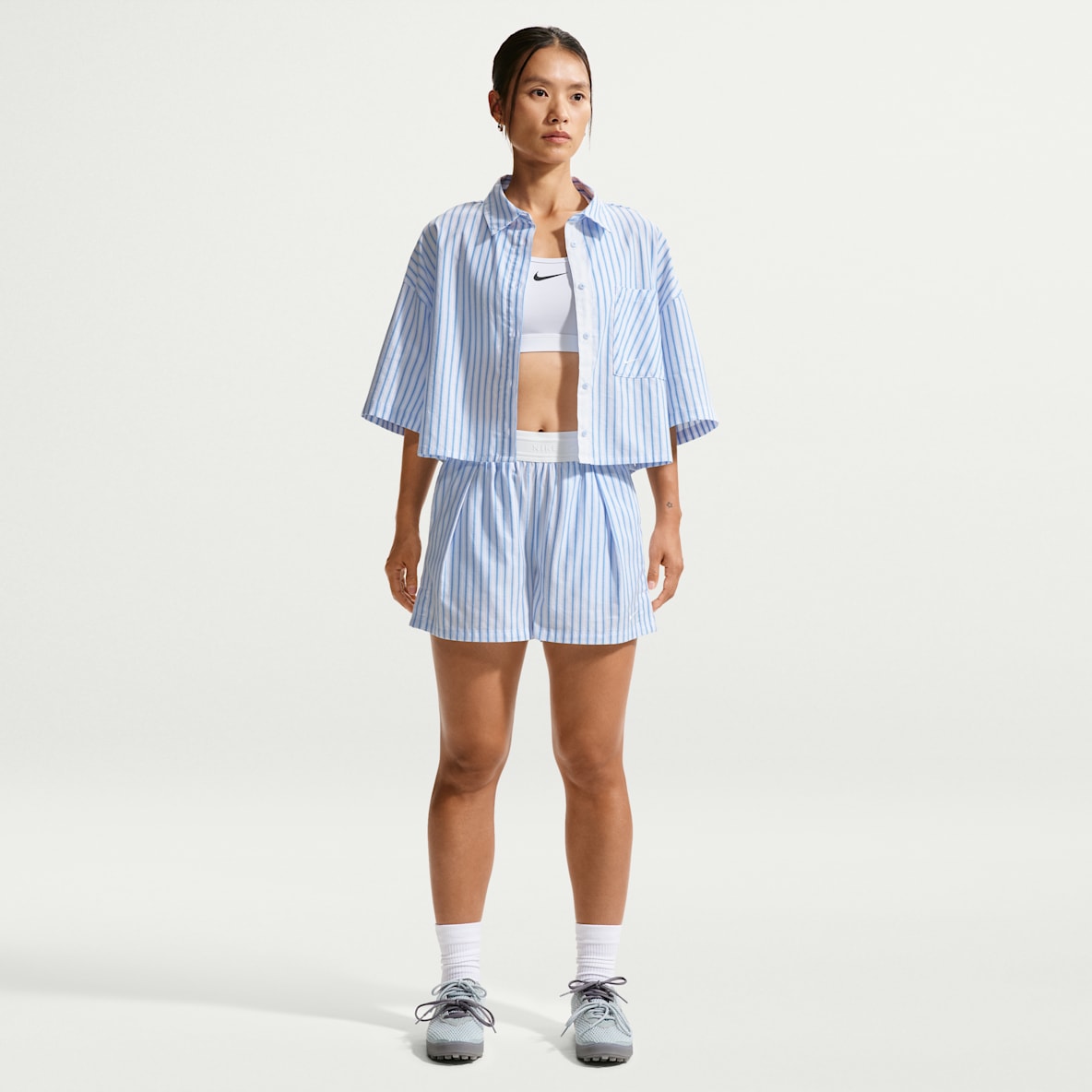 Nike Sportswear Chill Poplin 女子宽松中腰条纹短裤