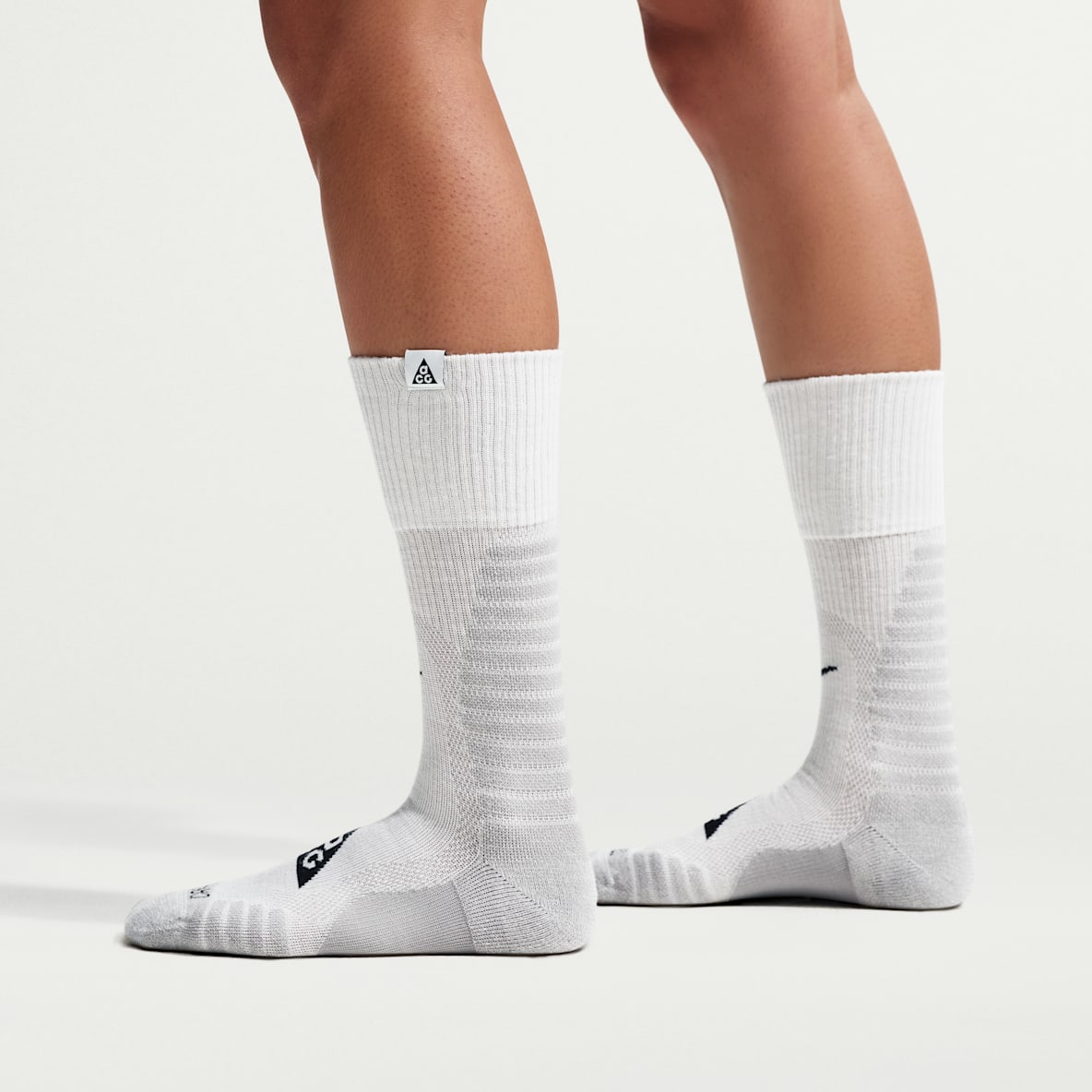 Nike ACG 户外舒适速干中筒运动袜（1 双）