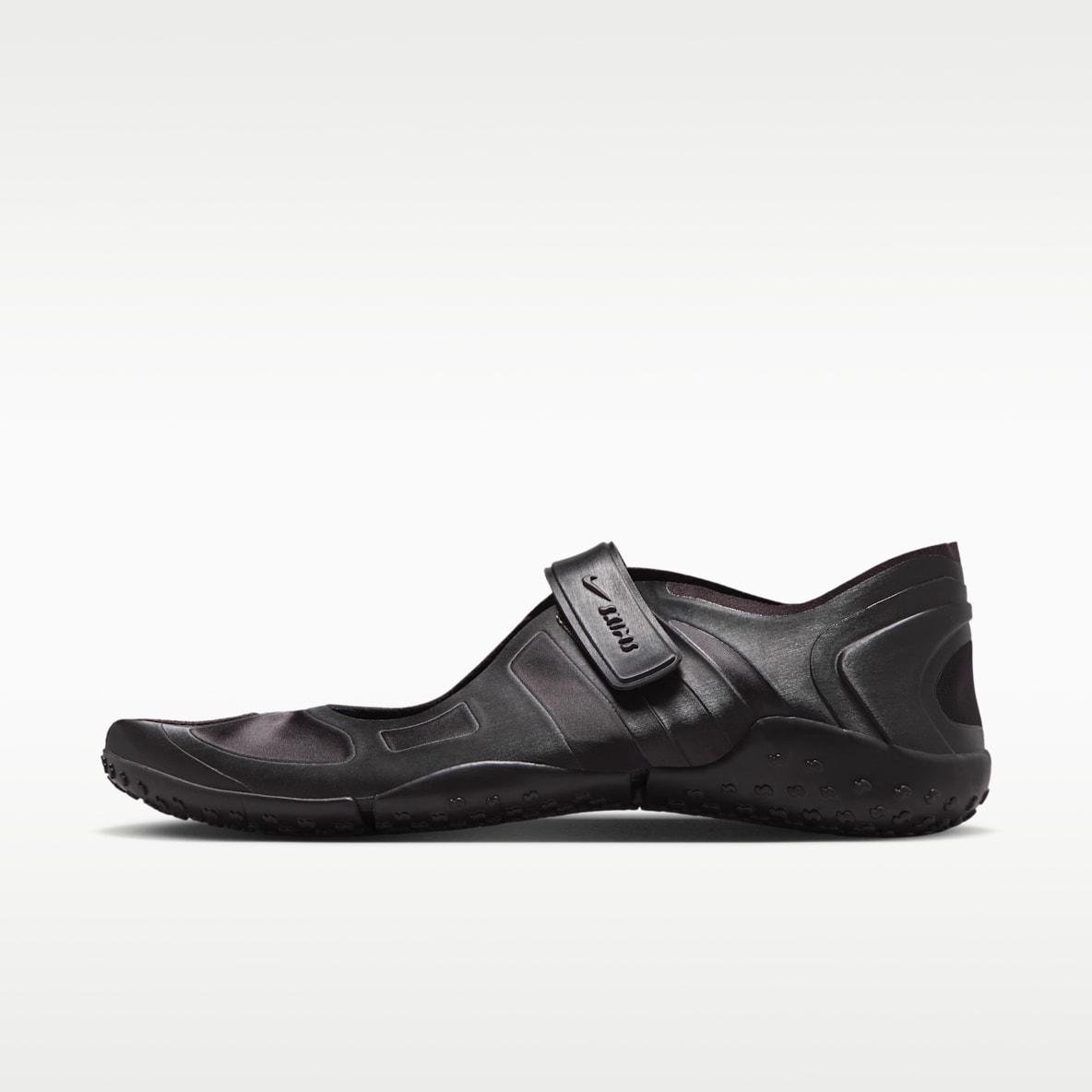 NikeSKIMS Rift Satin 女子运动鞋