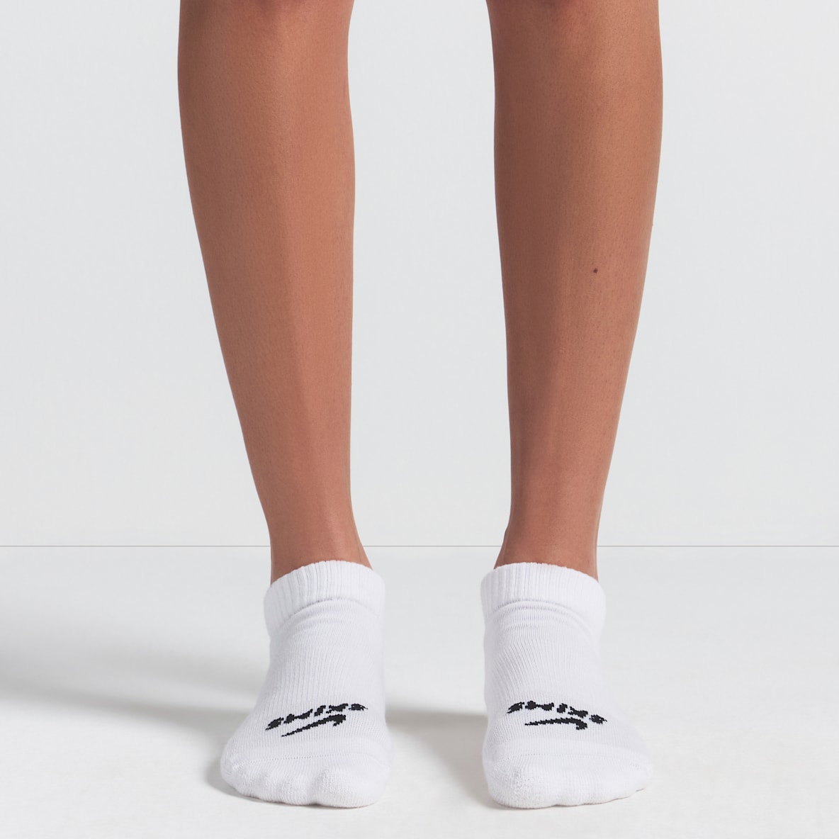 NikeSKIMS Dri-FIT 女子速干运动短袜(3 双)