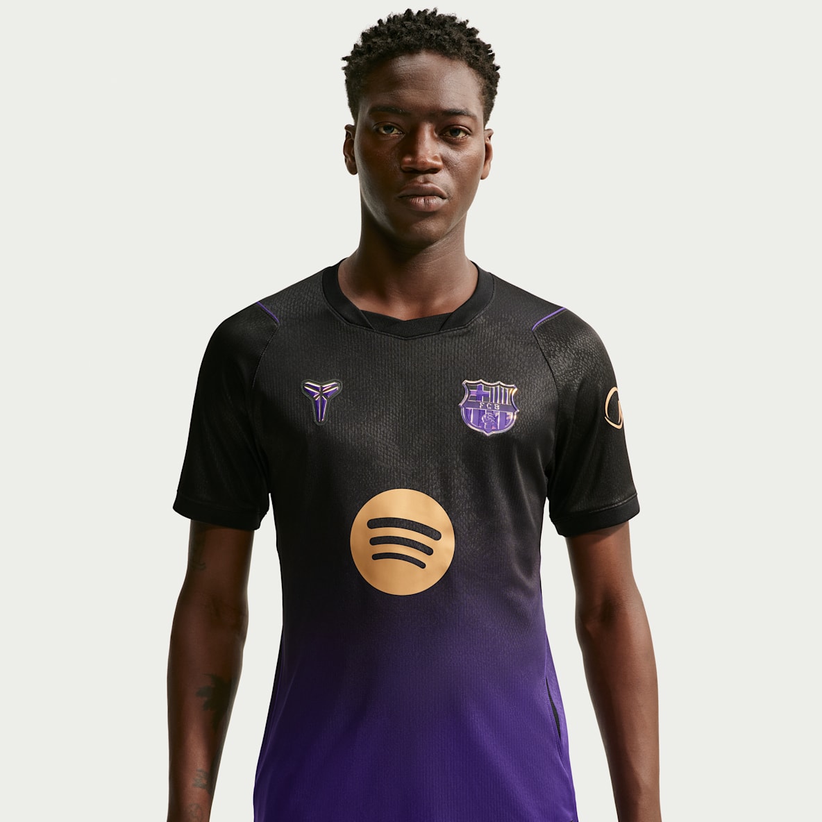 2026/27 赛季巴萨客场球迷版 Kobe Dri-FIT 科比男子速干短袖足球球衣