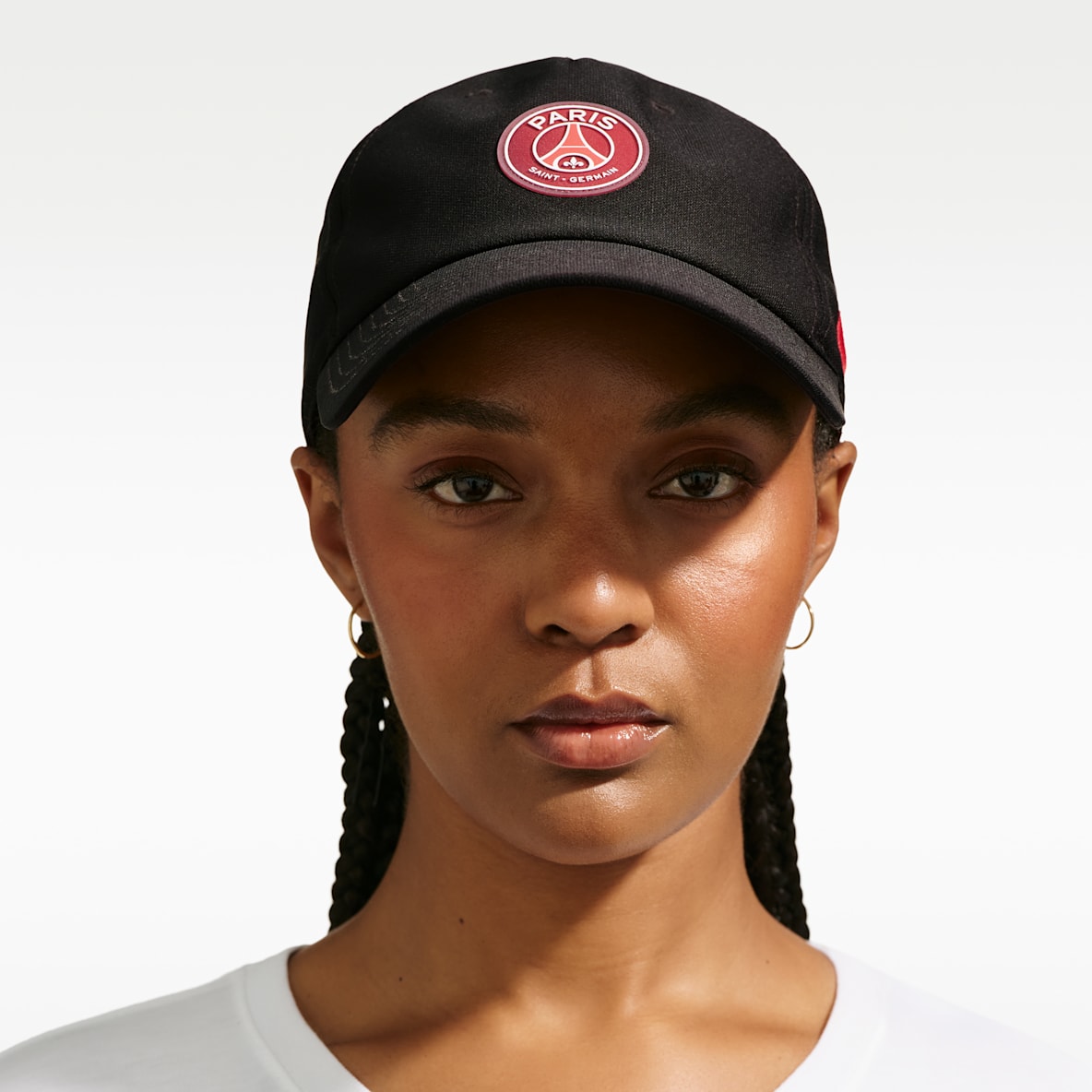 2025/26 赛季巴黎圣日耳曼 Nike Club 五片式速干运动帽