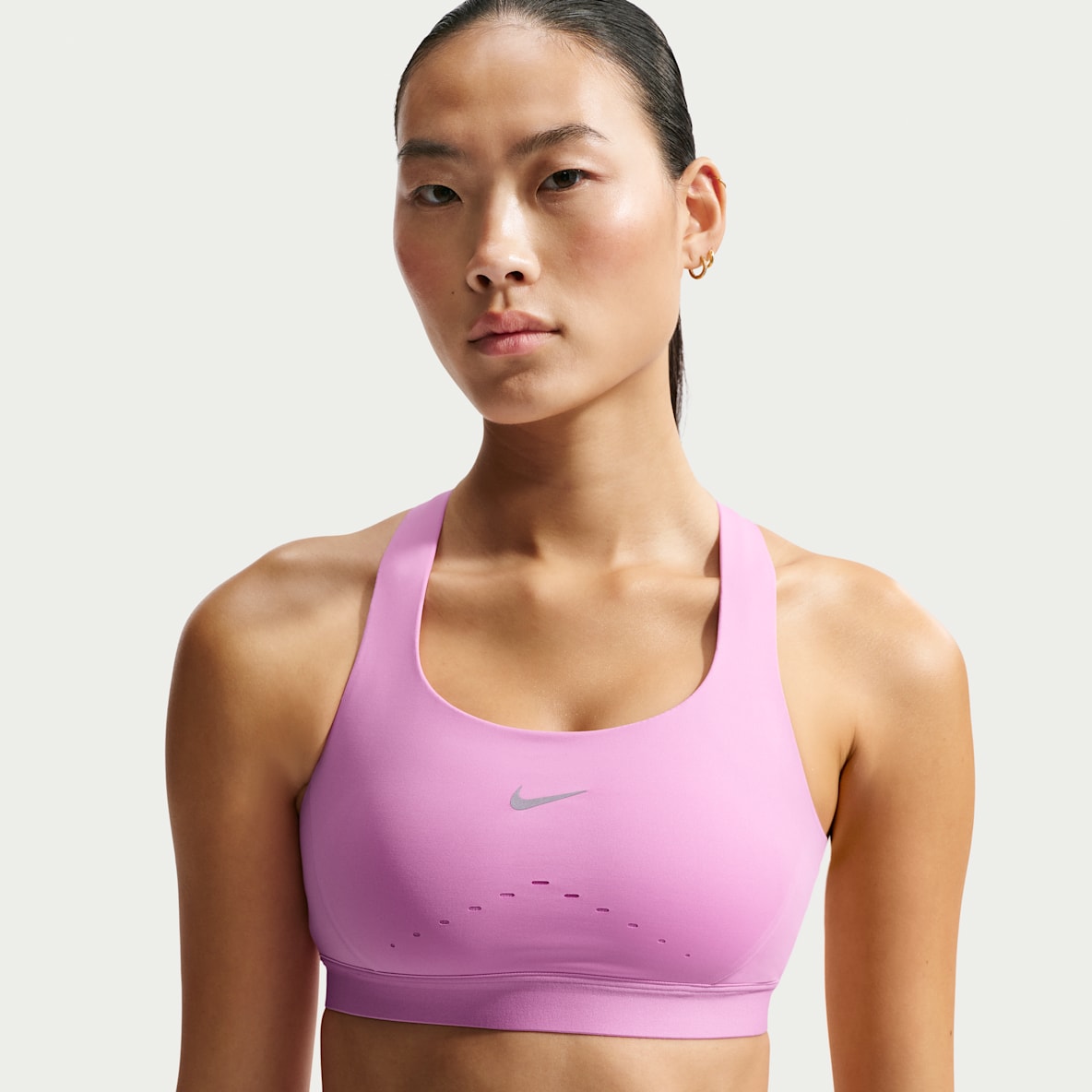 Nike Swift 女子速干高强度支撑轻衬运动内衣