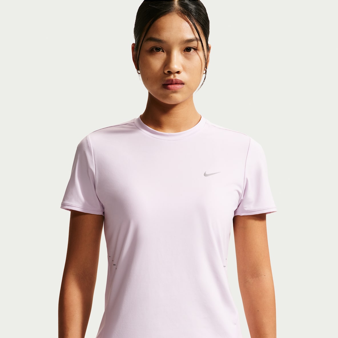 Nike Swift Dri-FIT 女子速干短袖跑步上衣