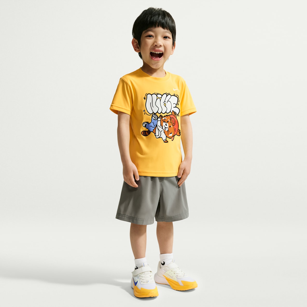 Nike Red Panda 婴童速干短袖T恤和短裤套装