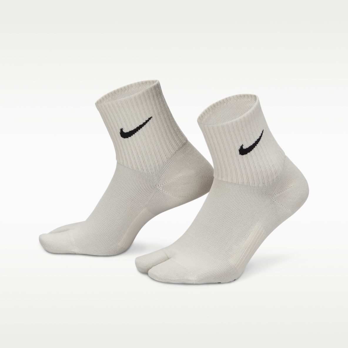 Nike Everyday Plus 轻便型速干分趾式运动短袜(1 双)