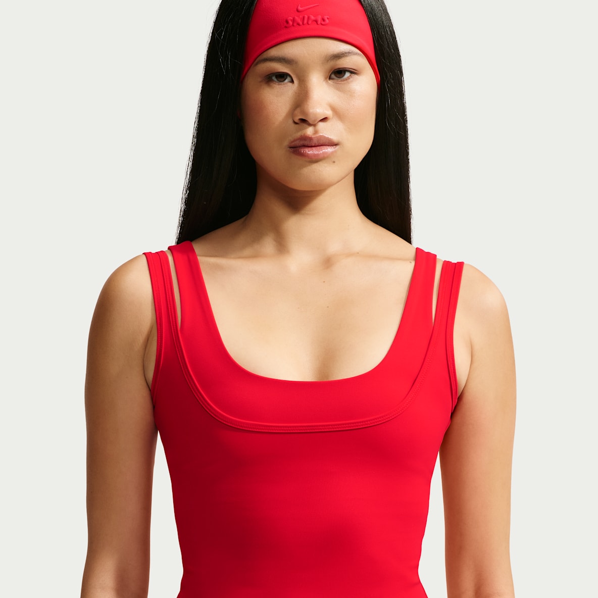 NikeSKIMS Matte 女子速干双肩带大圆领背心
