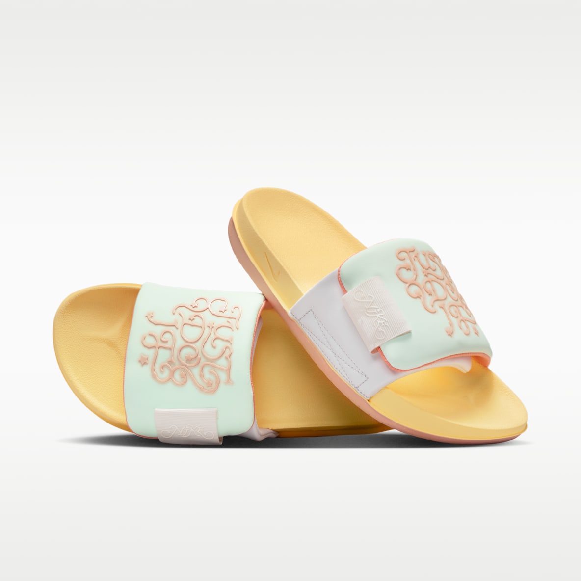 Nike Offcourt Adjust Nike Offcourt Adjust 女子拖鞋