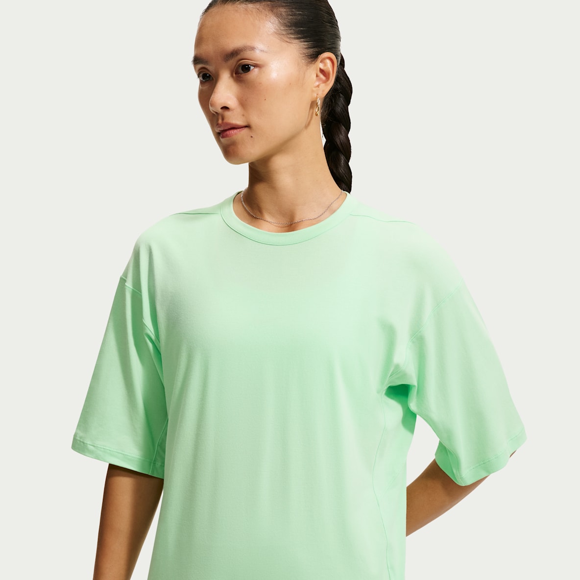Nike 24.7 ImpossiblySoft Light Dri-FIT 超感柔软女子速干短袖T恤