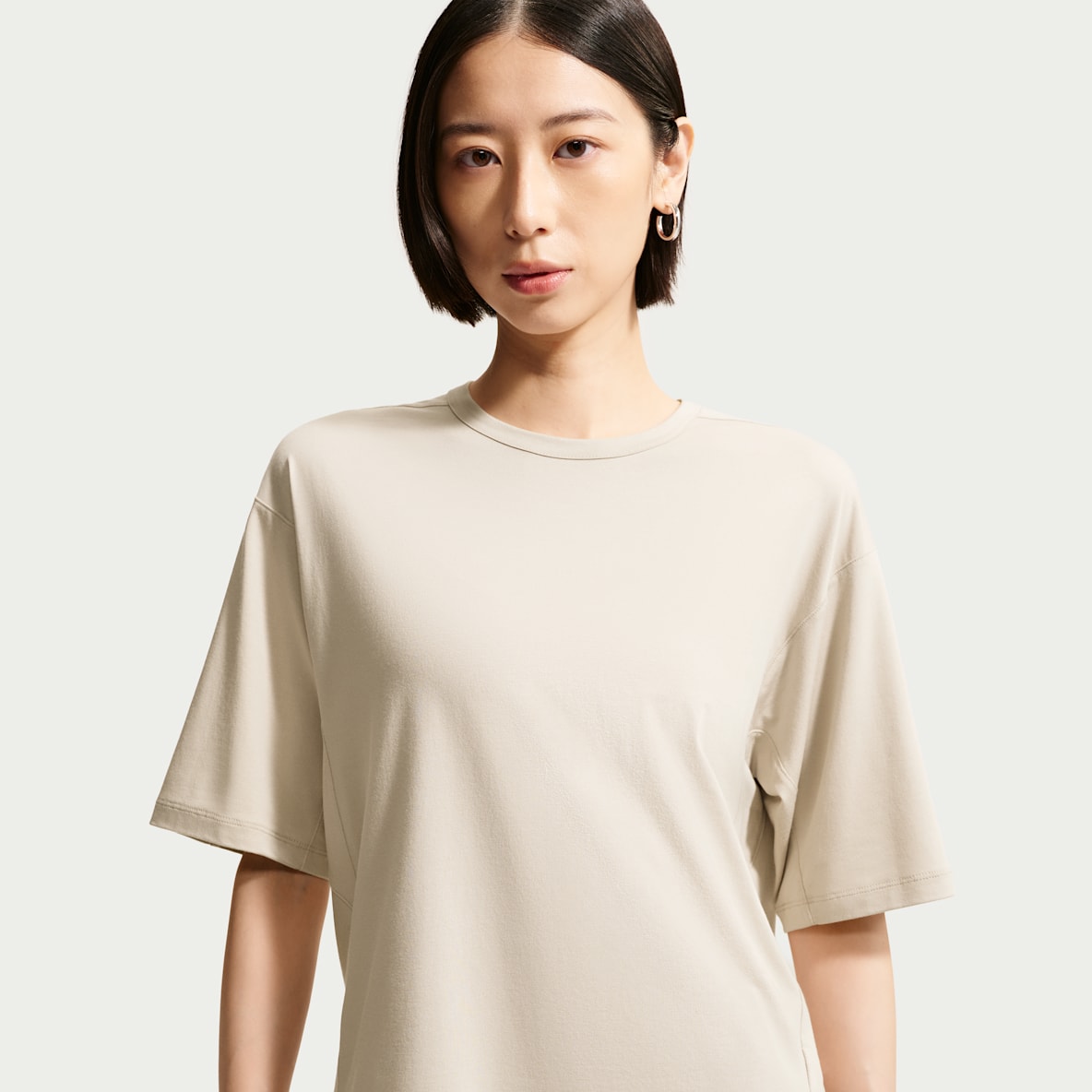 Nike 24.7 ImpossiblySoft Light Dri-FIT 超感柔软女子速干短袖T恤