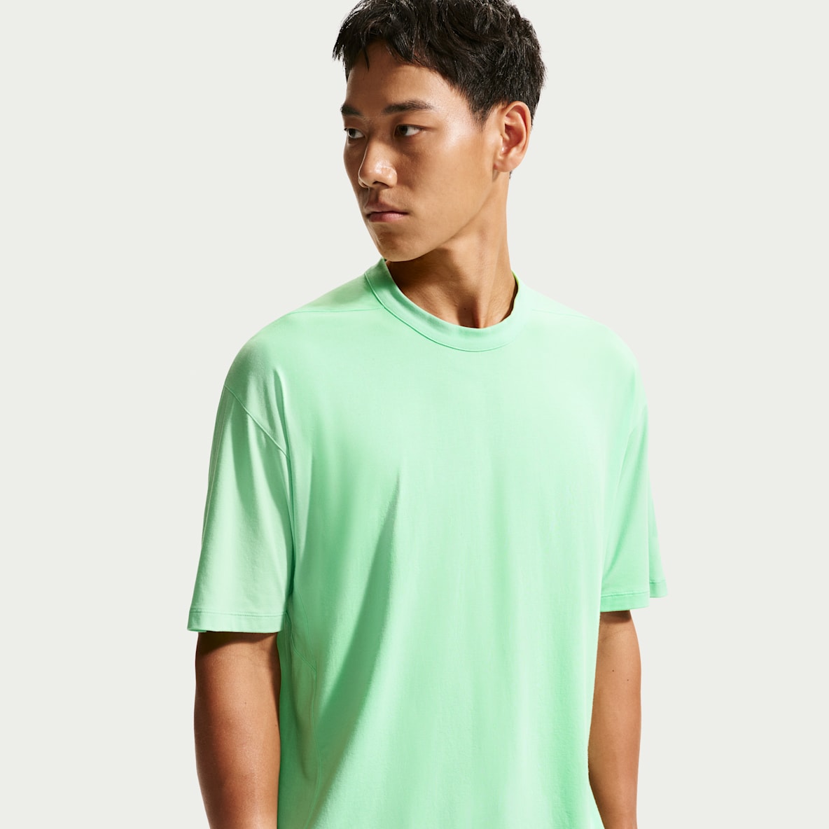 Nike 24.7 ImpossiblySoft Light Dri-FIT 超感柔软男子速干短袖T恤