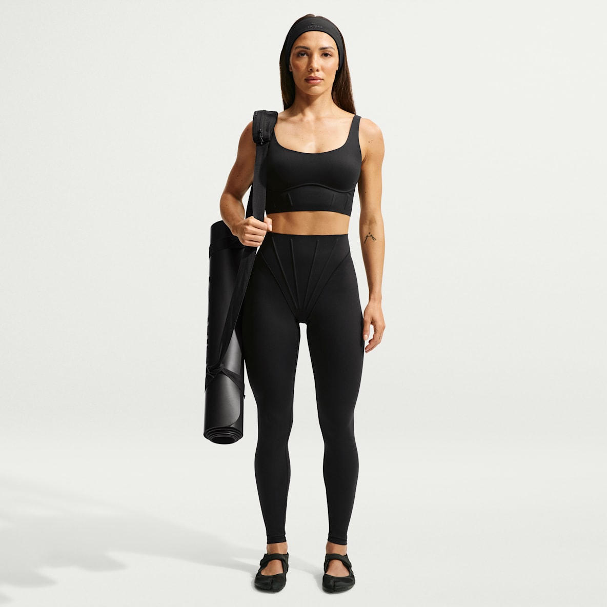 NikeSKIMS Matte 女子速干塑形高腰紧身裤