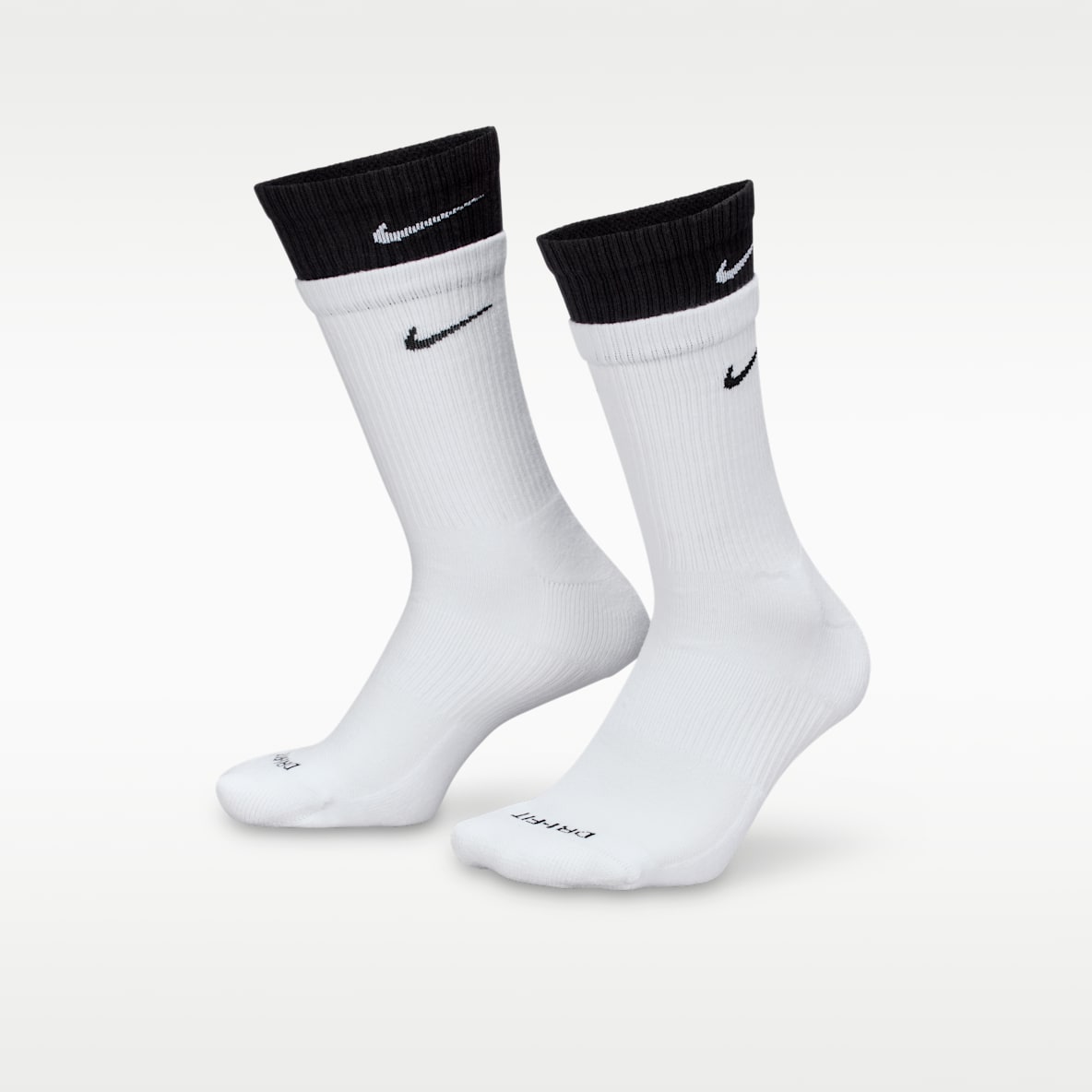 Nike Everyday Plus 舒适速干中筒训练袜（1 双）