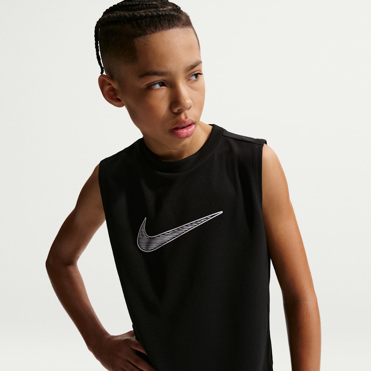 Nike Multi Dri-FIT 大童（男孩）速干无袖上衣