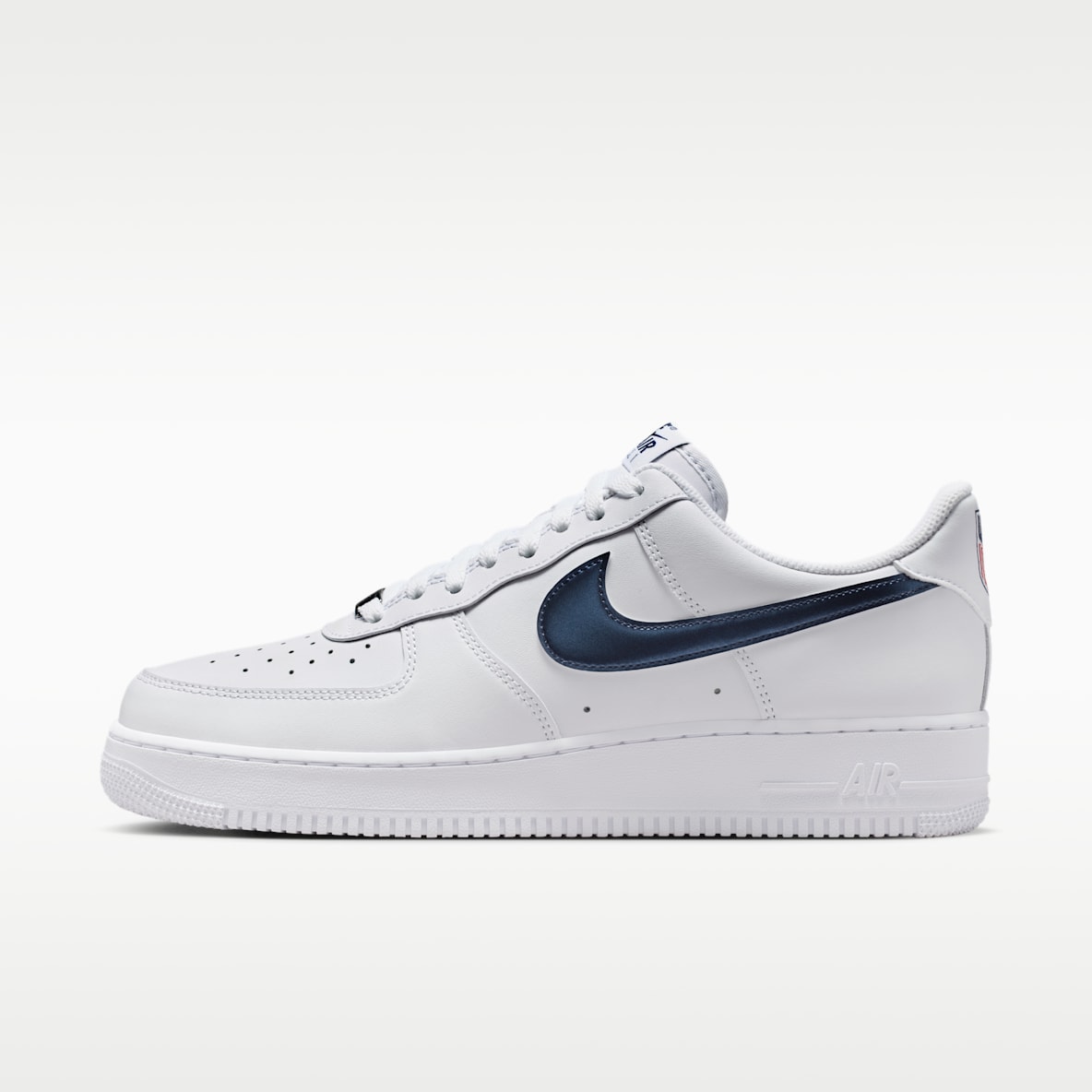 Nike Air Force 1 '07 LV8 Nike Air Force 1 '07 LV8 男子空军一号运动鞋