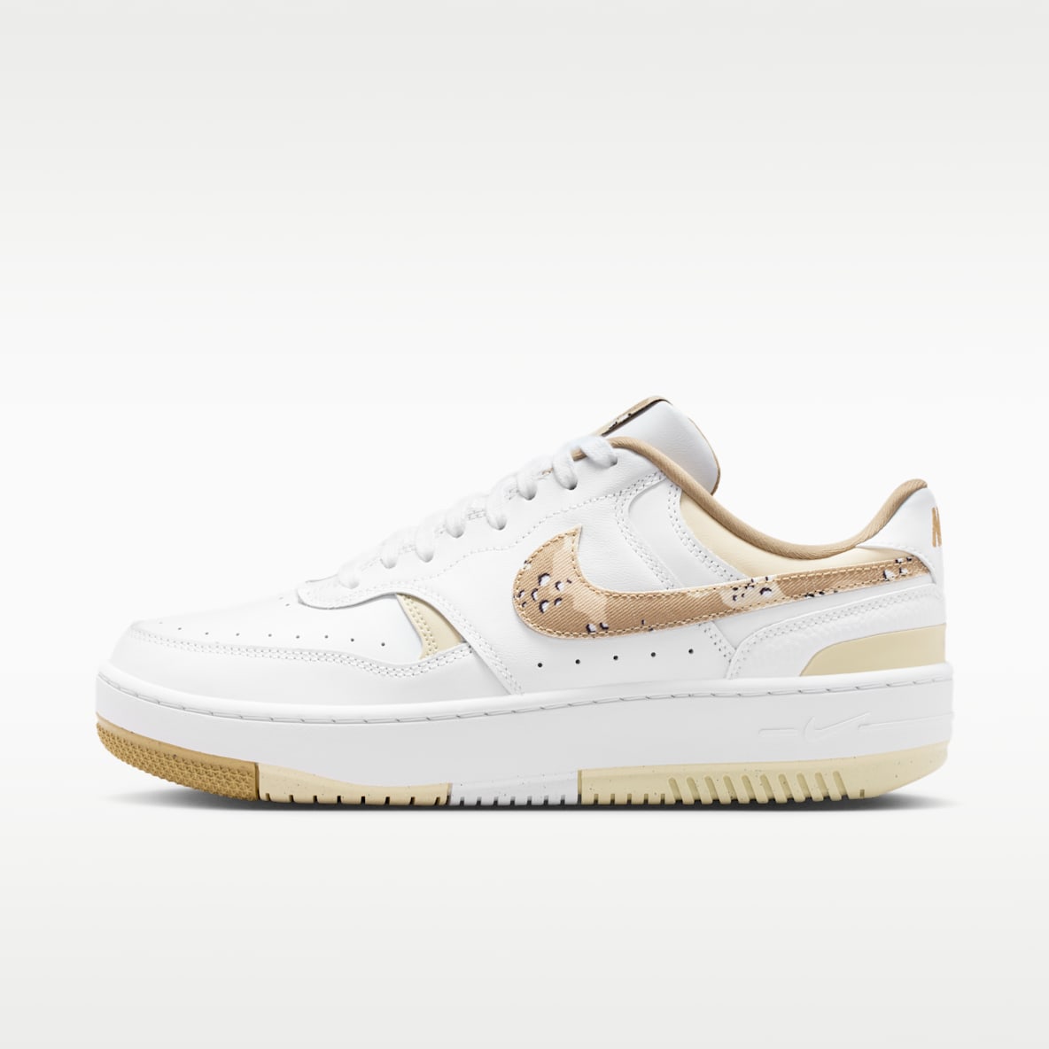 Nike Gamma Force SE 女子运动鞋