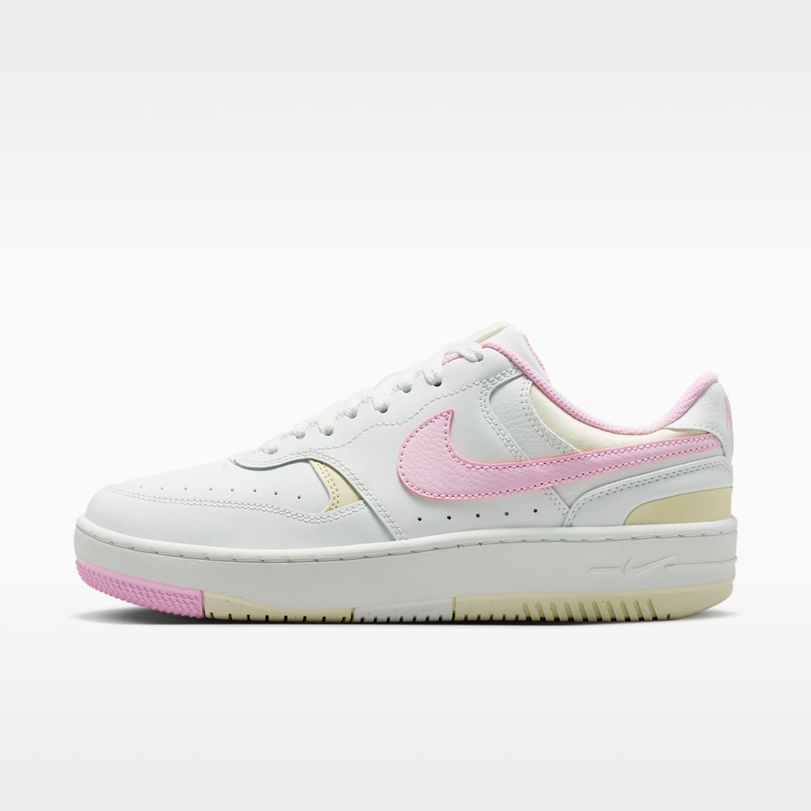Nike Gamma Force 女子运动鞋
