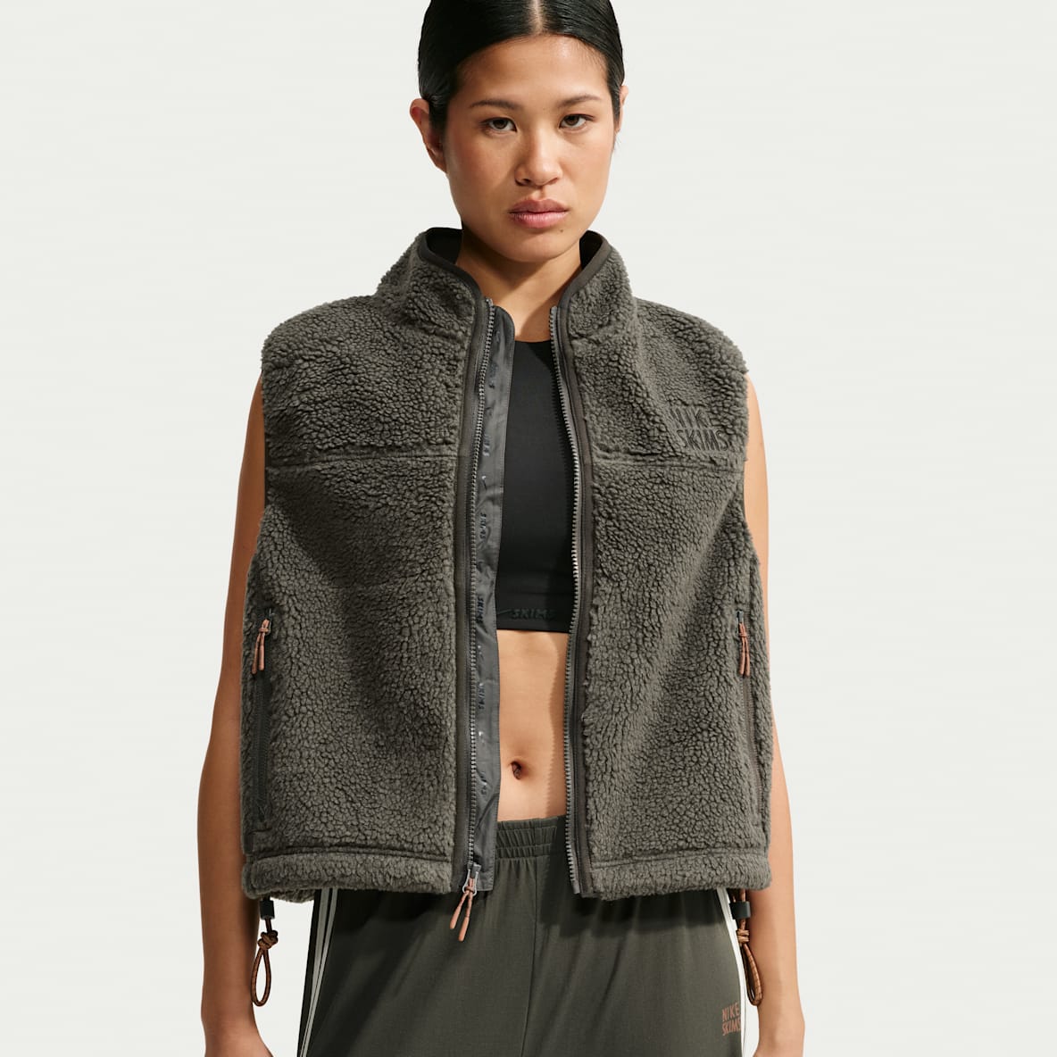 NikeSKIMS Sherpa 女子 Oversize 风仿羊羔绒马甲