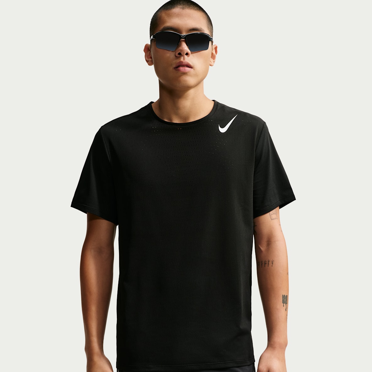 Nike AeroSwift Dri-FIT ADV 男子速干短袖跑步上衣