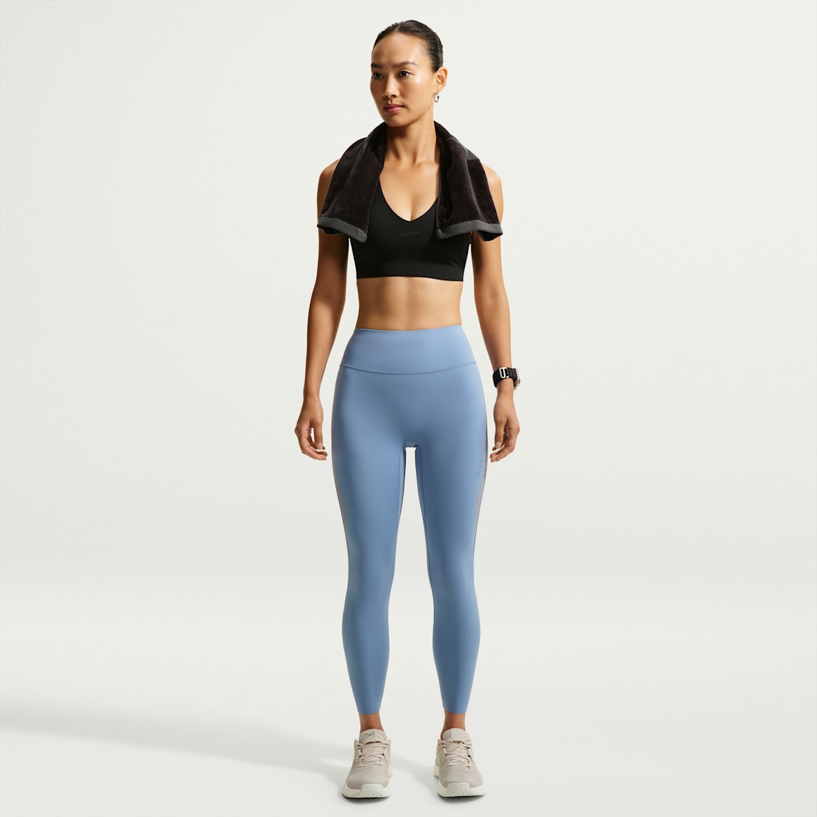 Nike Universa 女子汗渍隐匿速干高腰网眼布拼接九分紧身裤