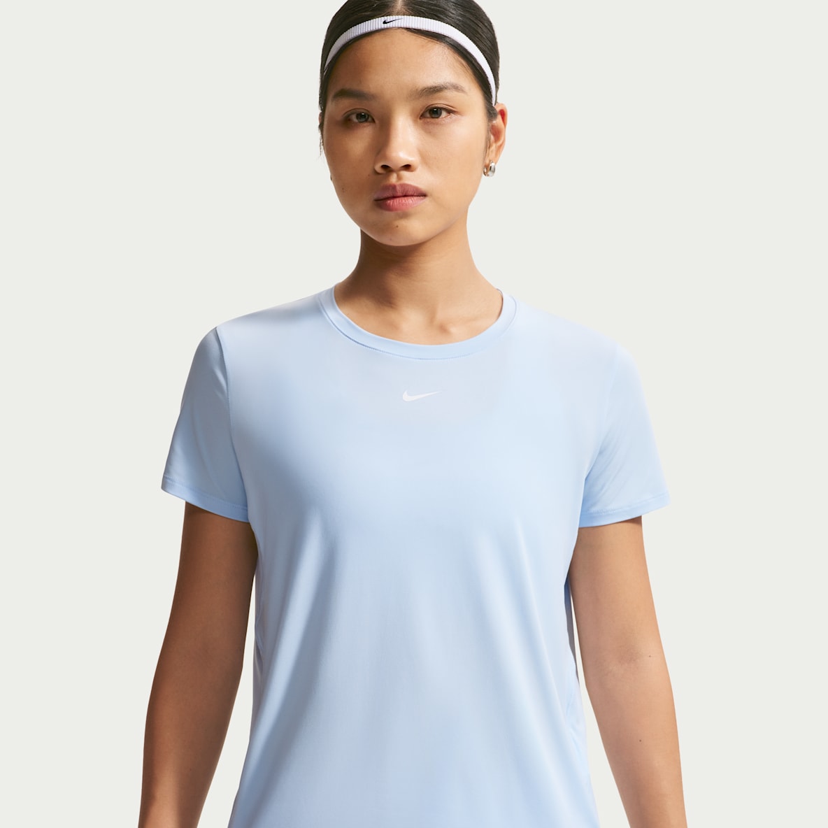 Nike One Classic Dri-FIT 女子透气速干经典款短袖上衣