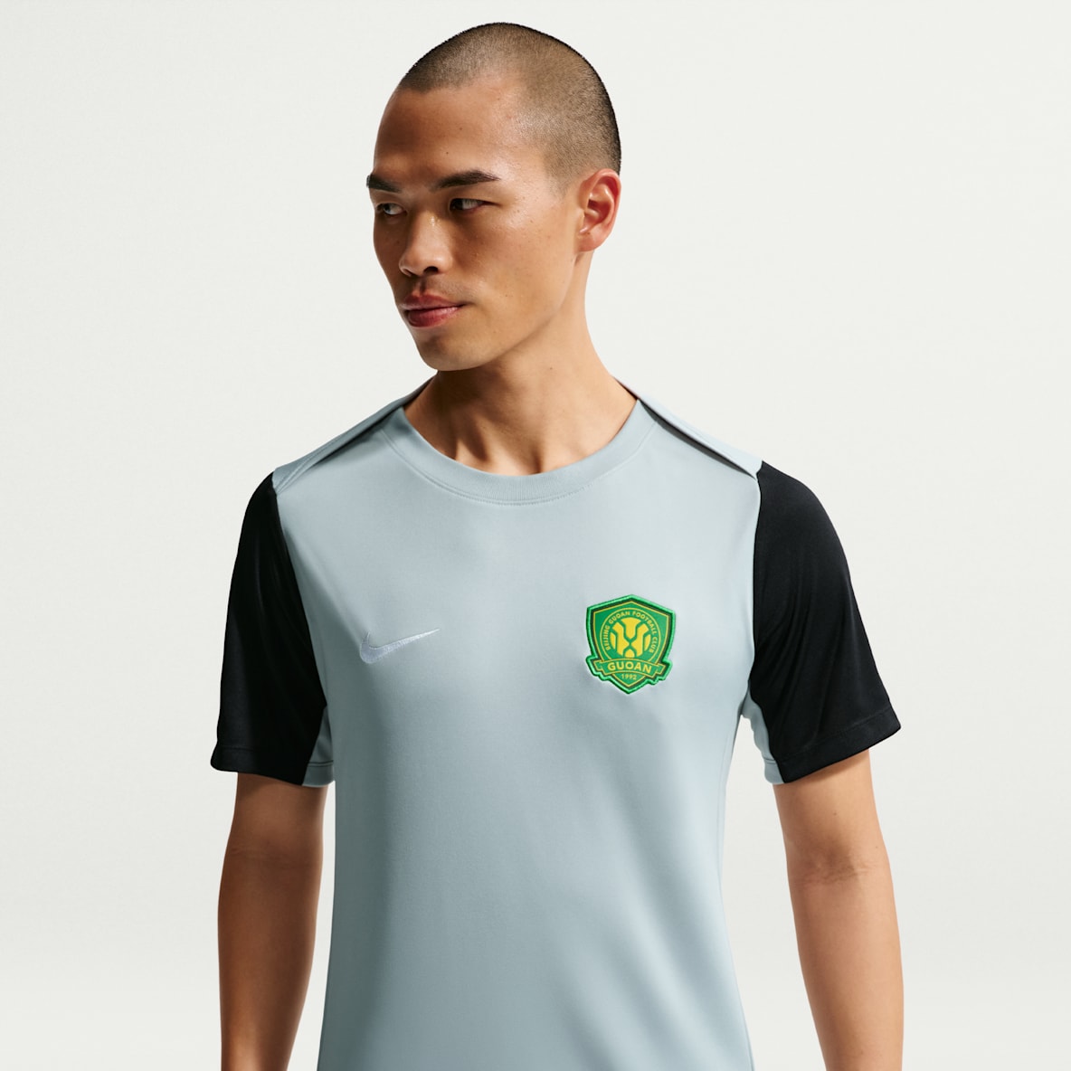 2026 赛季北京国安足球俱乐部 Nike Dri-FIT Academy Pro 男子速干短袖上衣