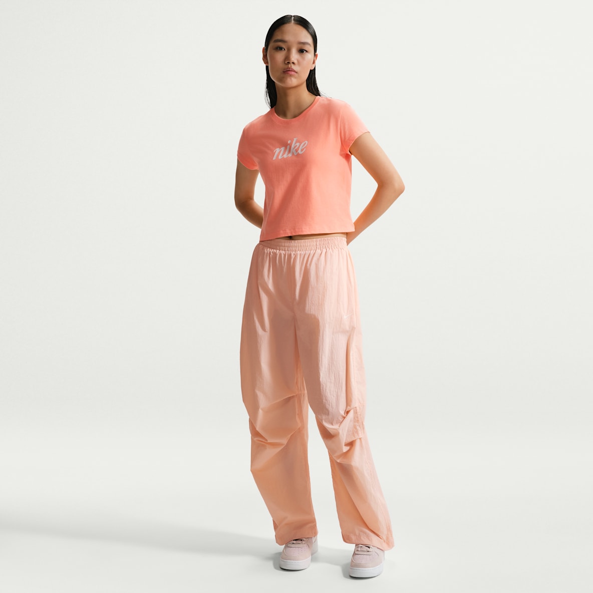 Nike Sportswear 女子防晒拒水中腰轻盈长裤