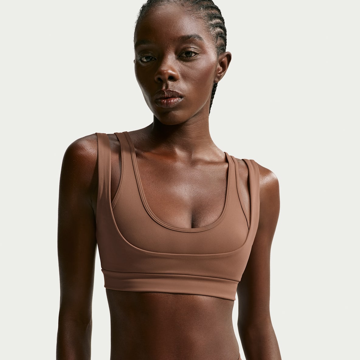 NikeSKIMS Matte 女子速干双肩带大圆领运动内衣