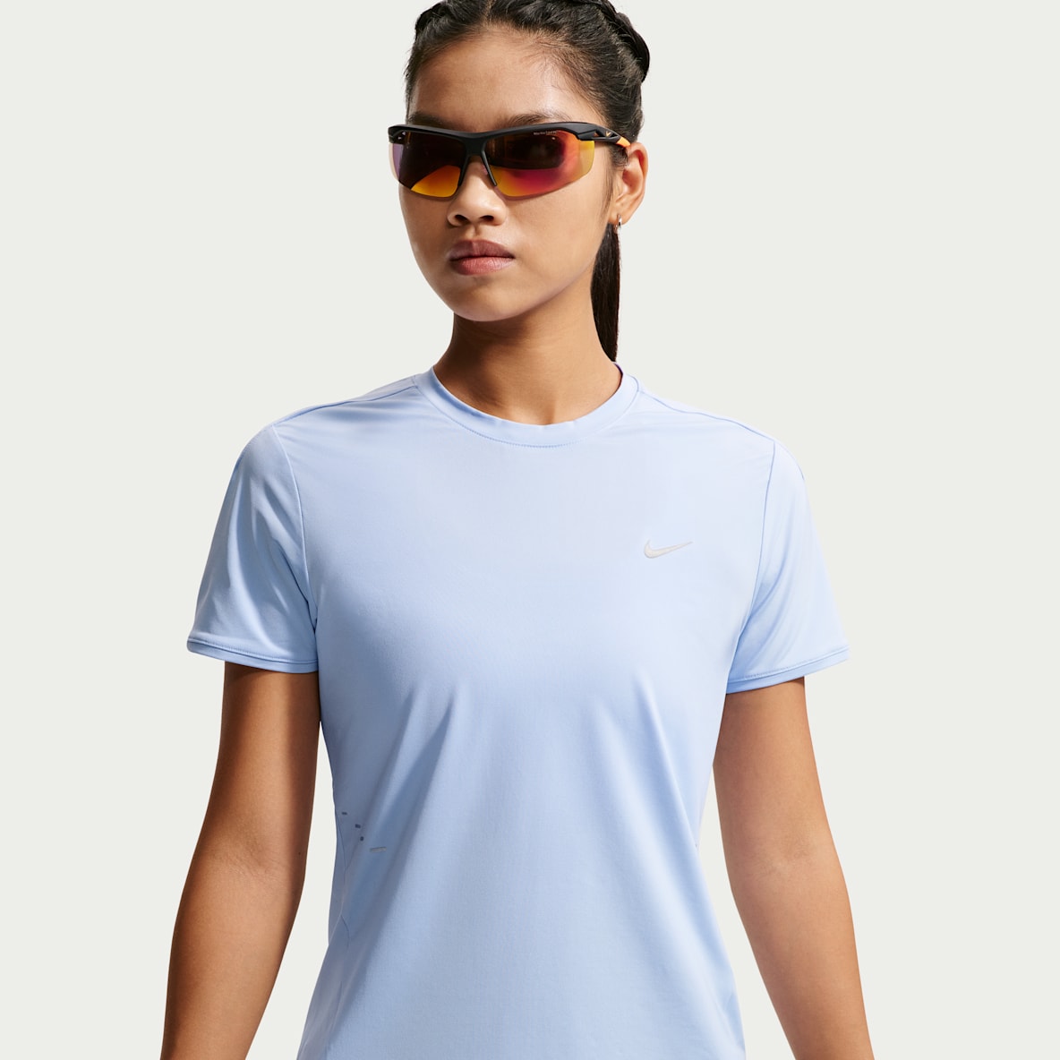 Nike Swift Dri-FIT 女子速干短袖跑步上衣