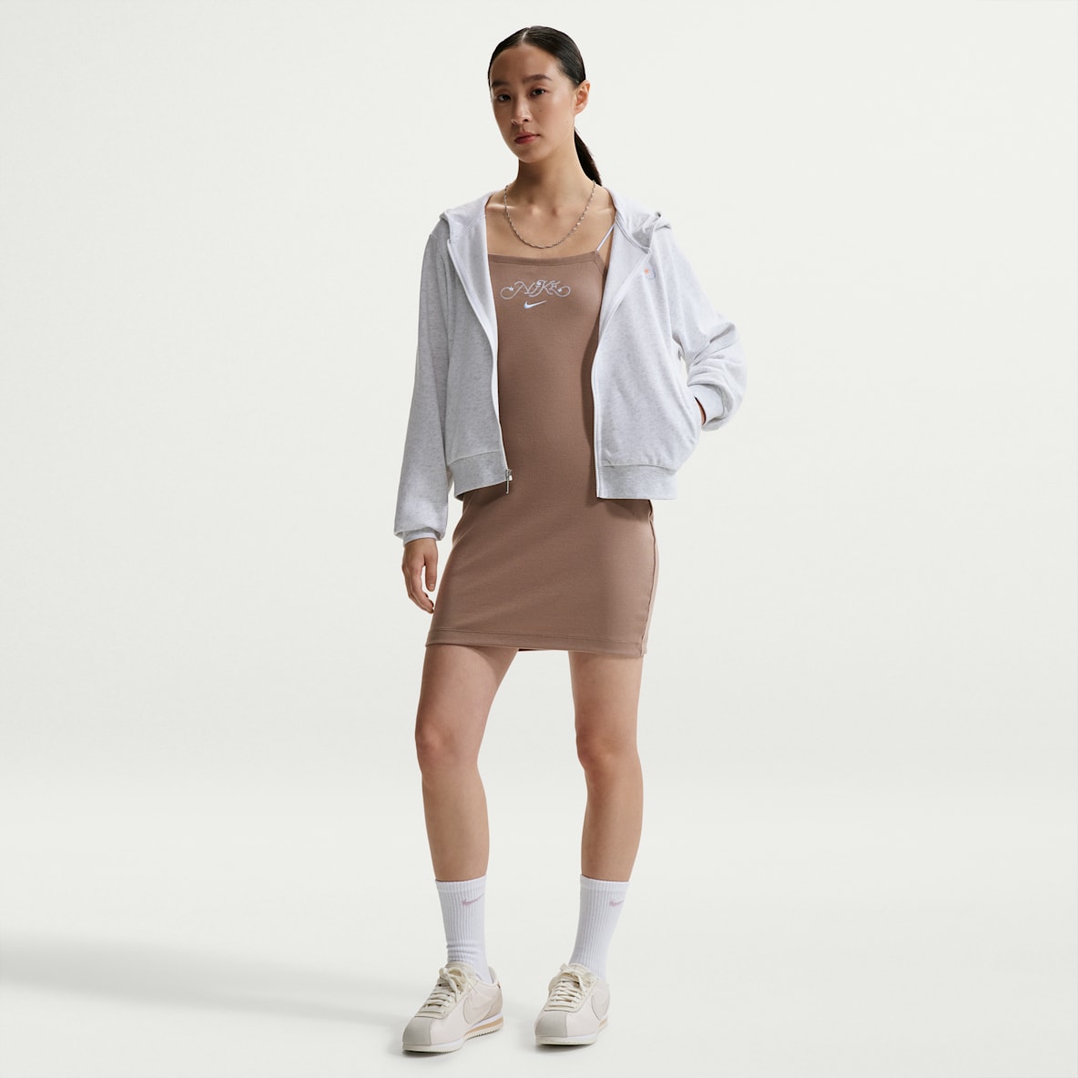 Nike Sportswear Chill Knit 女子紧身细罗纹连衣裙