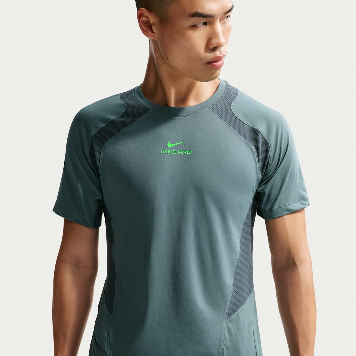 Nike Pro Training Dri-FIT ADV 男子速干专业训练短袖上衣
