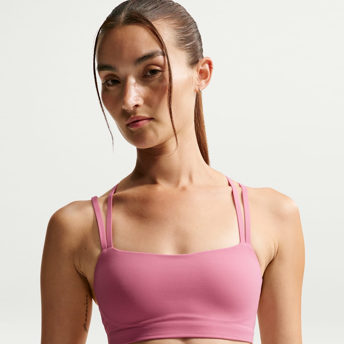 Nike Zenvy Strappy 女子低强度支撑柔韧速干衬垫运动内衣