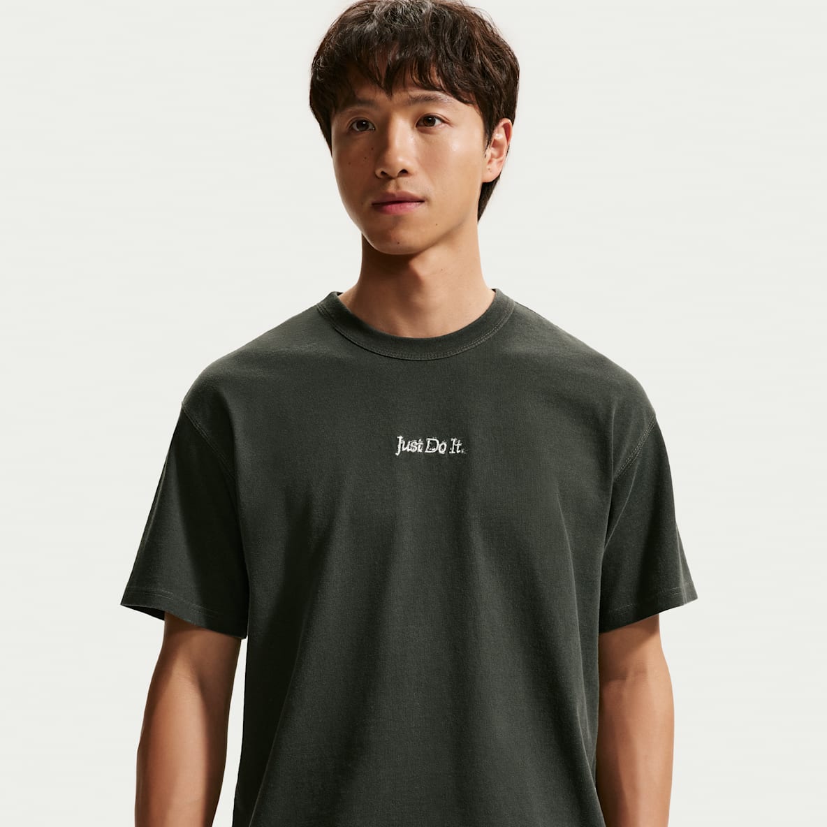 Nike Sportswear Premium Essentials 男子短袖T恤