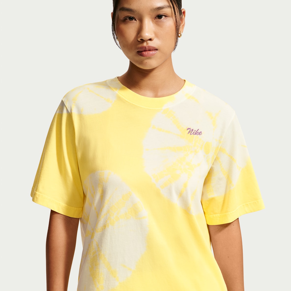 Nike Sportswear 女子短袖T恤