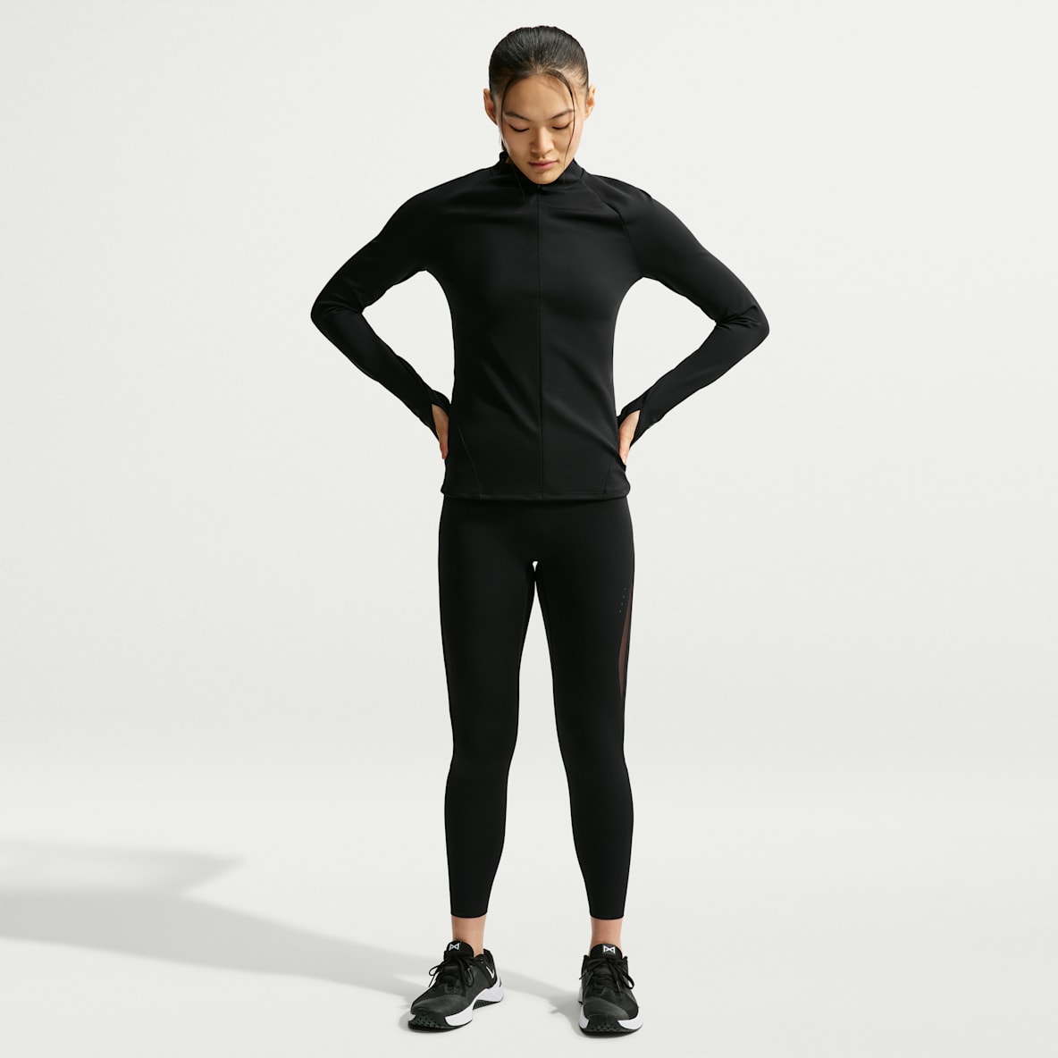 Nike Universa 女子汗渍隐匿速干高腰网眼布拼接九分紧身裤