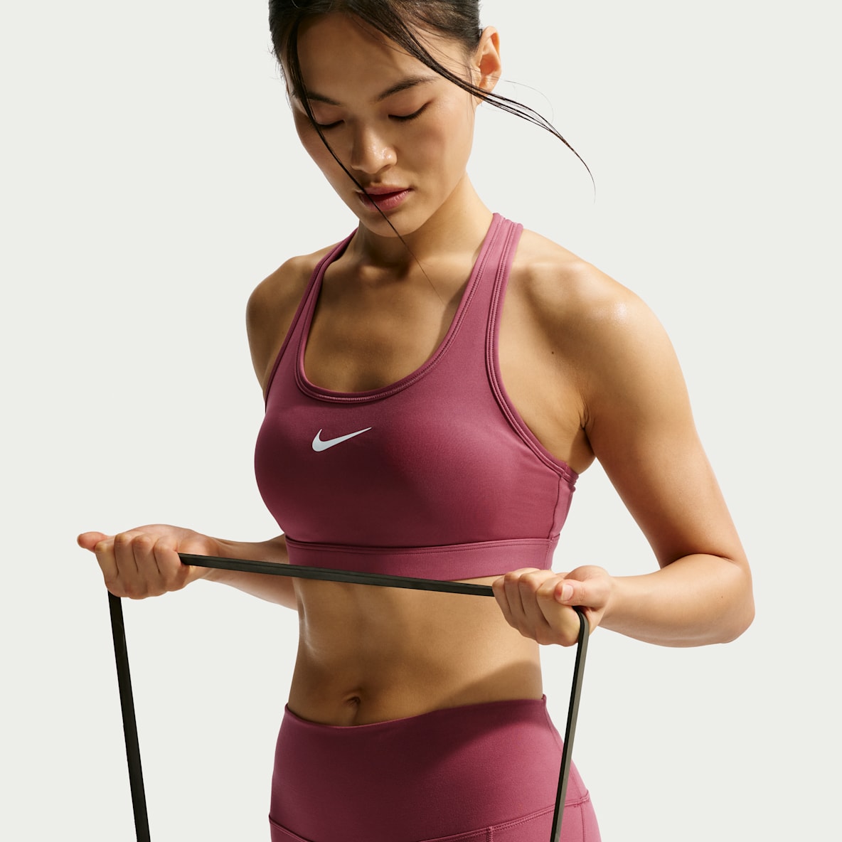 Nike Swoosh 郑钦文同款女子中强度支撑速干衬垫运动内衣